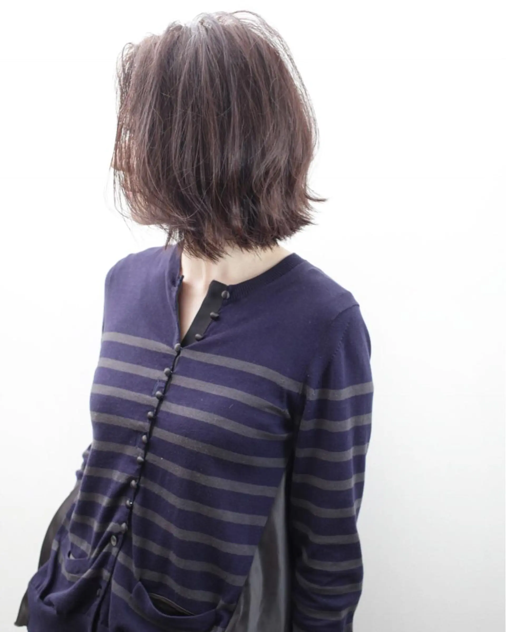 ショート カラー ヘアアレンジ ボブ 外ハネヘア Mariana/ 鶴原-ハイライトのヘアスタイル