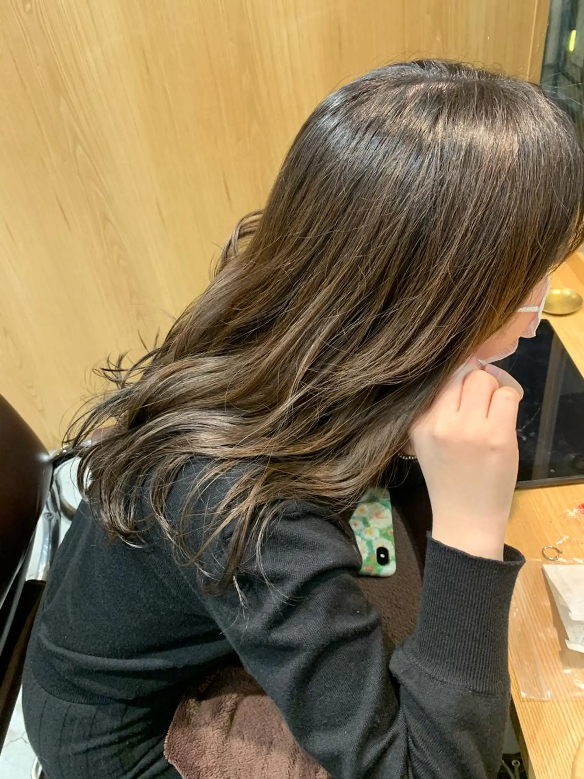 ロング カラー ヘアアレンジ ベージュカラー ブリーチ 透明感カラー ブリーチなしカラー GO TODAY シェアサロン 表参道Flos店所属・nishi fuyumiのヘアスタイル
