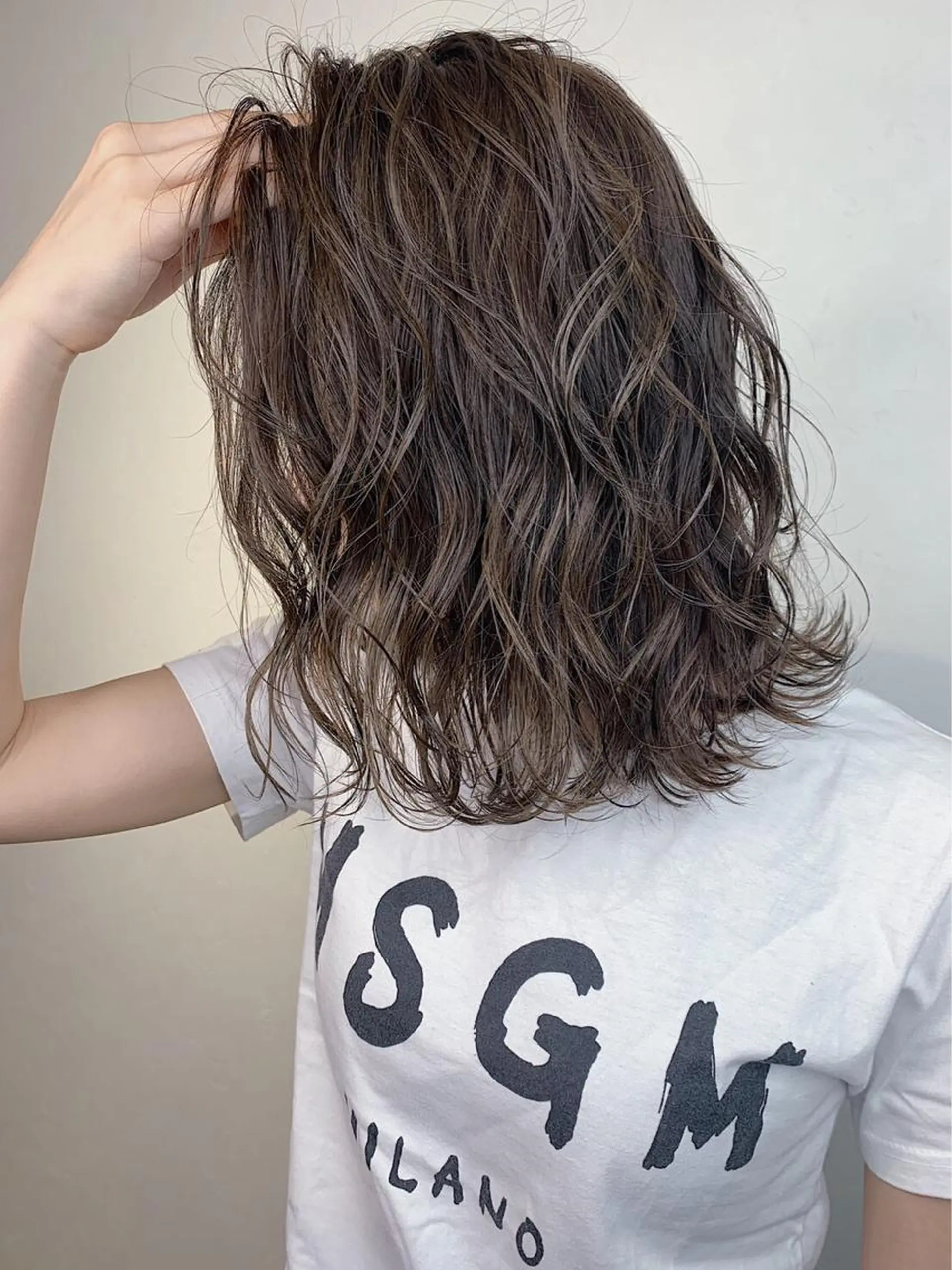 ミディアム カラー イルミナカラー _WHITE 難波本店のヘアスタイル