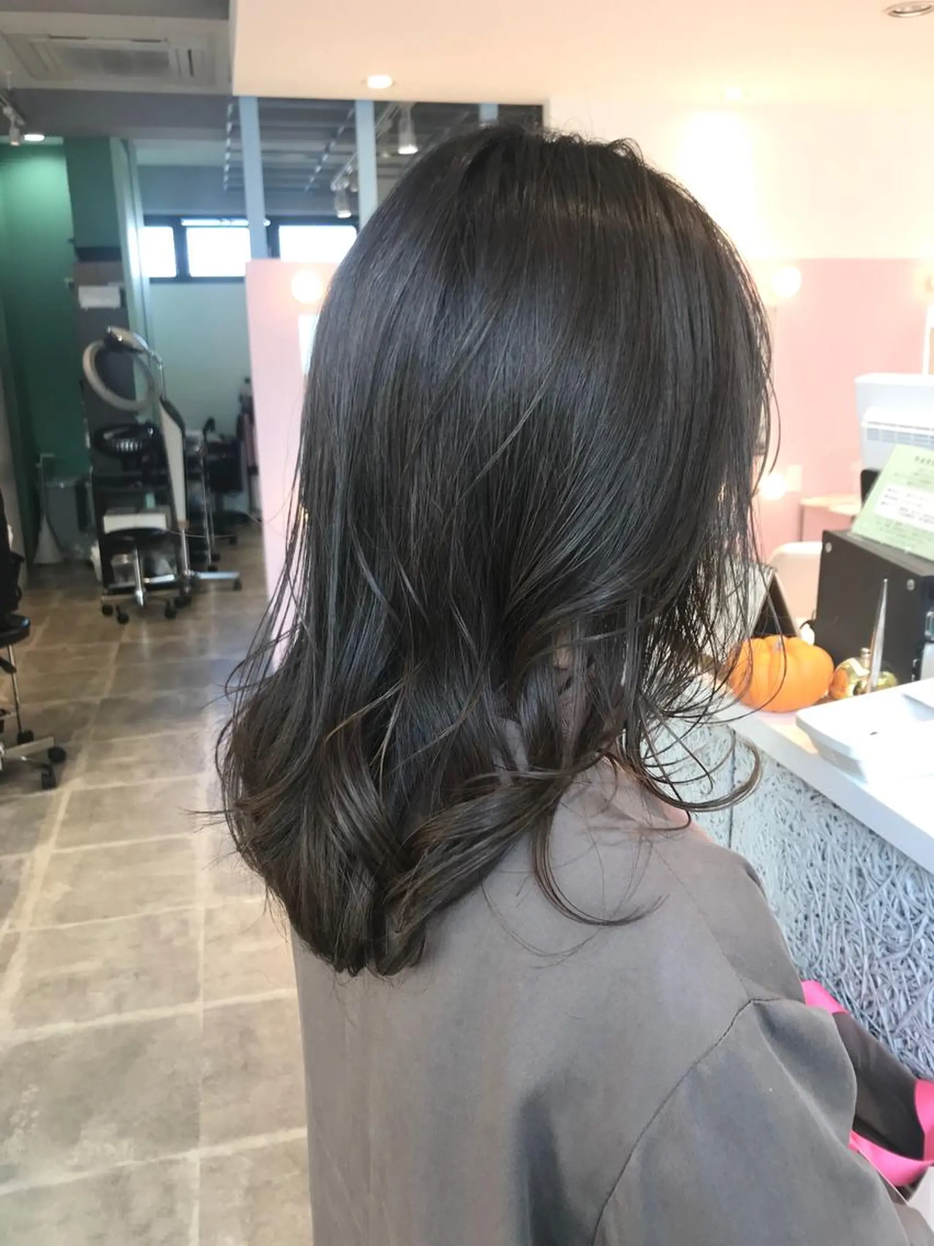 セミロング 所渉/韓国レイヤー /ウルフカットのヘアスタイル