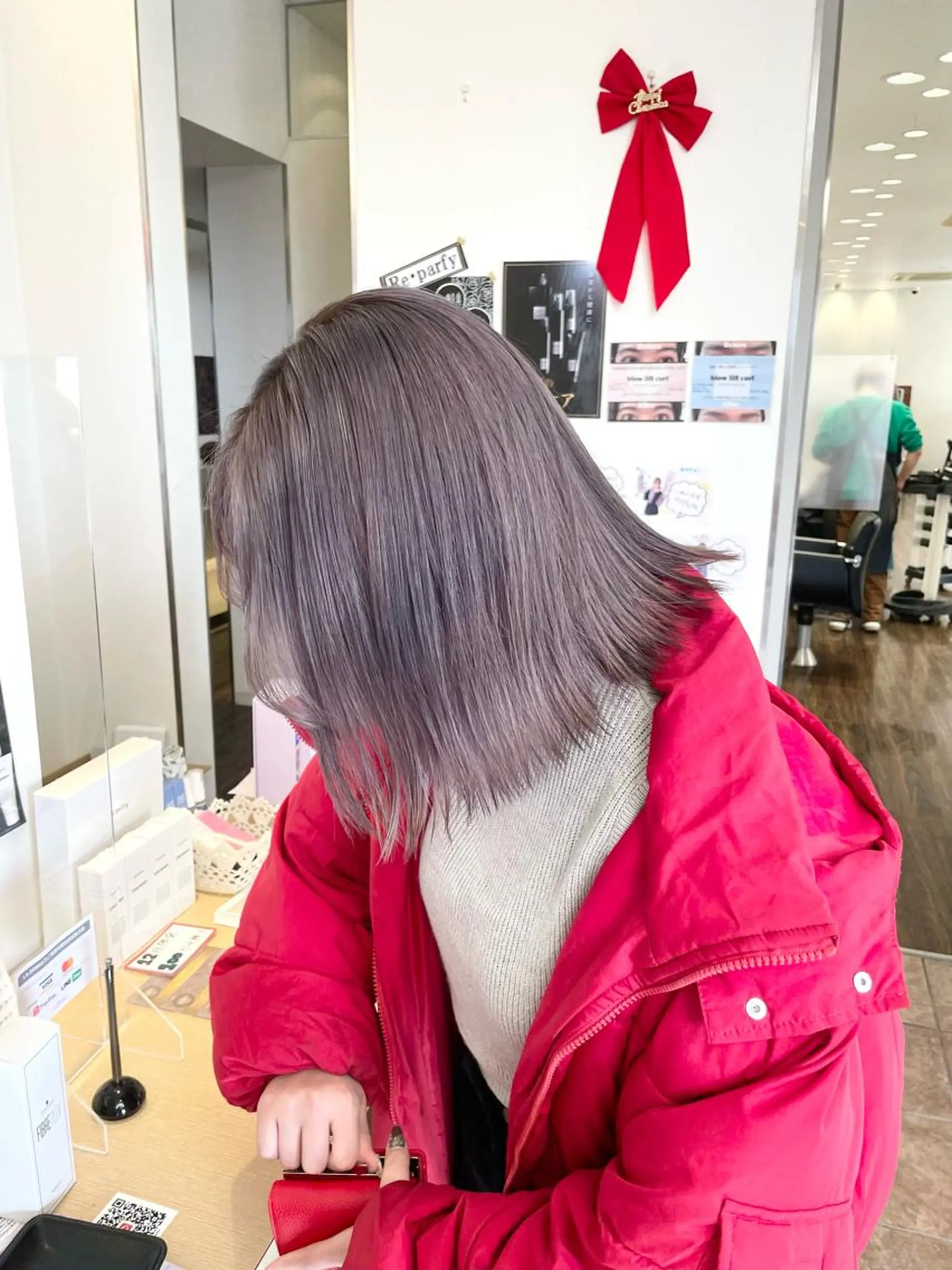 ミディアム カラー グレージュ ラベンダーカラー ラベンダーグレージュ ラベンダーグレー カット ヘアカラー トリートメント ダメージレスブリーチ HIROSHIのヘアスタイル