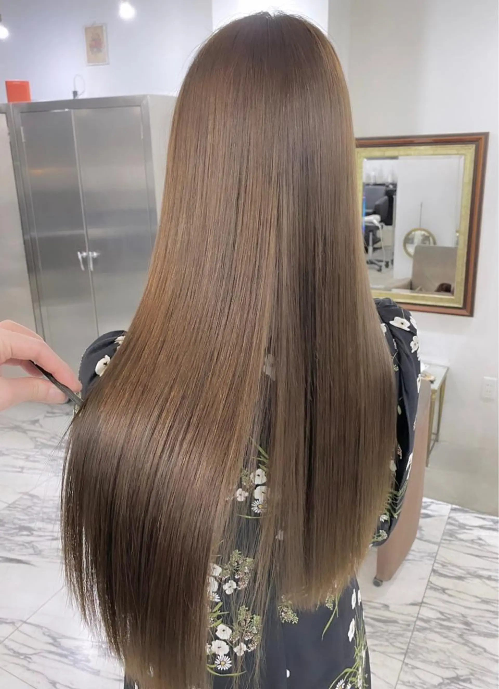 ロング カラー ヘアカラー 👑圧倒的カラー👑 佐々木祐希のヘアスタイル