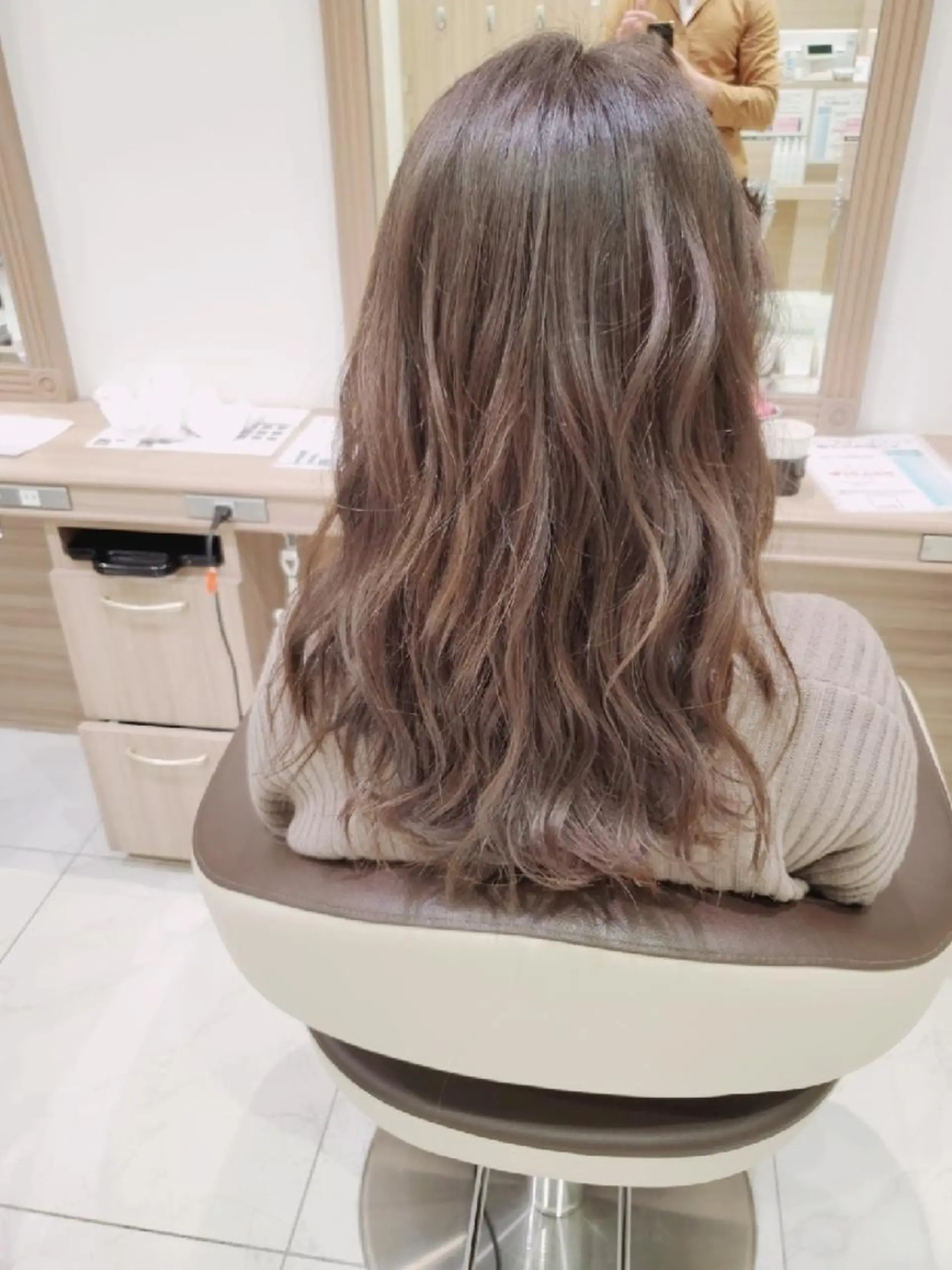 ロング カラー グレージュ イルミナカラー 中村 和貴のヘアスタイル