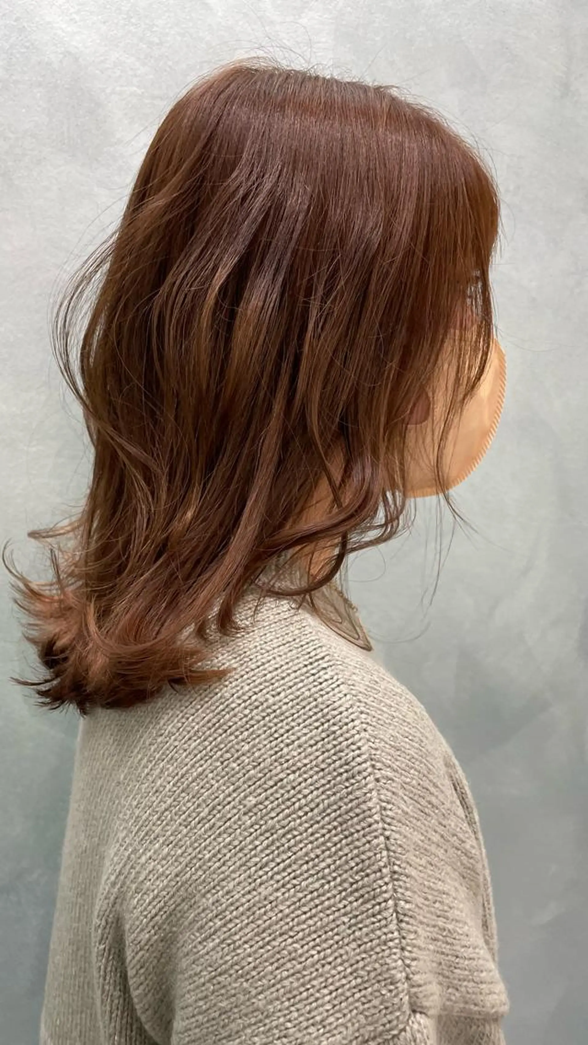 ミディアム レイヤーカット カット ヘアカラー Yui ユイのヘアスタイル