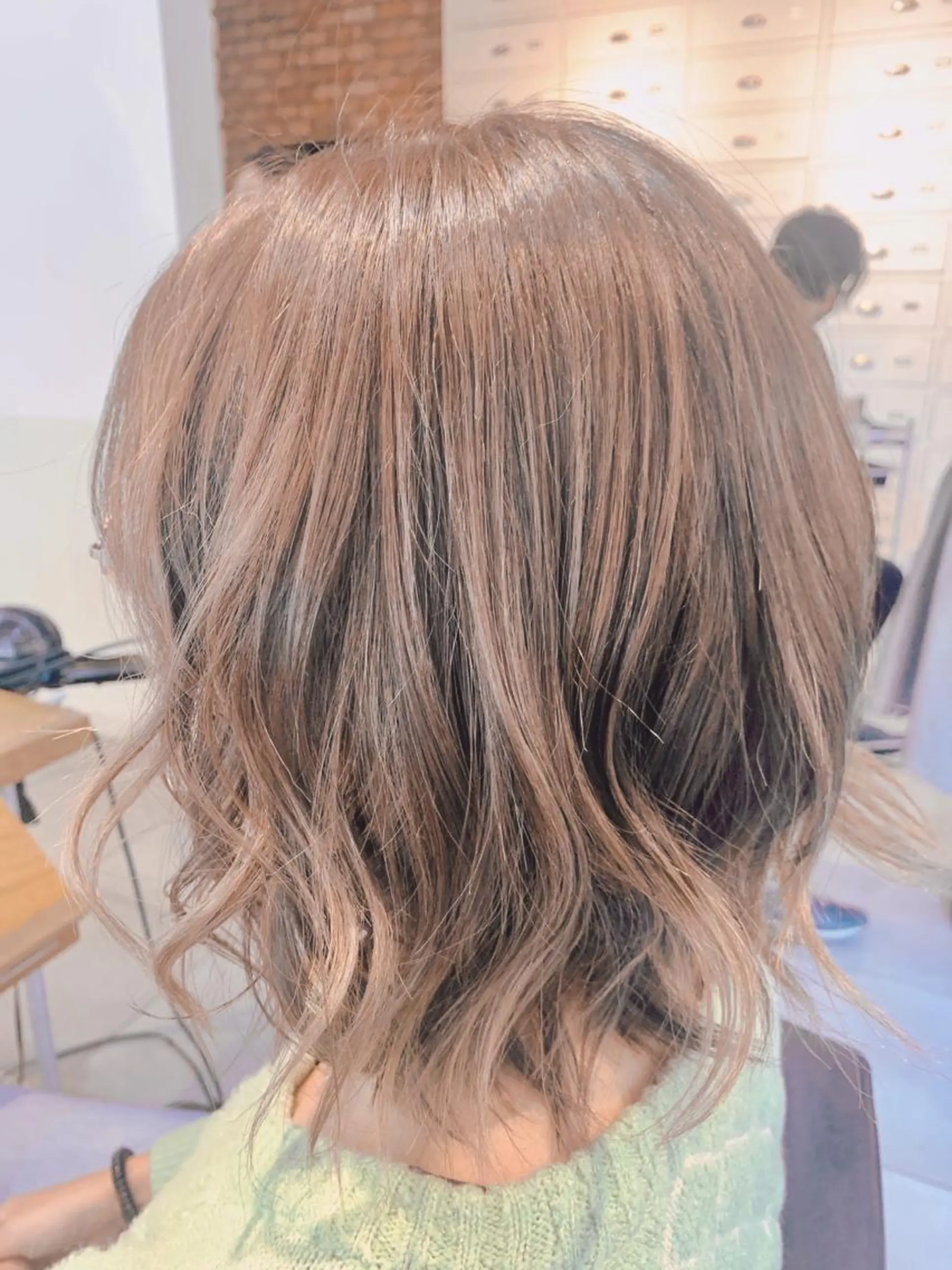 ミディアム カラー カット ヘアカラー トリートメント 🤍🐰韓国ヘア/ レイヤー🤍菅原麻里のヘアスタイル