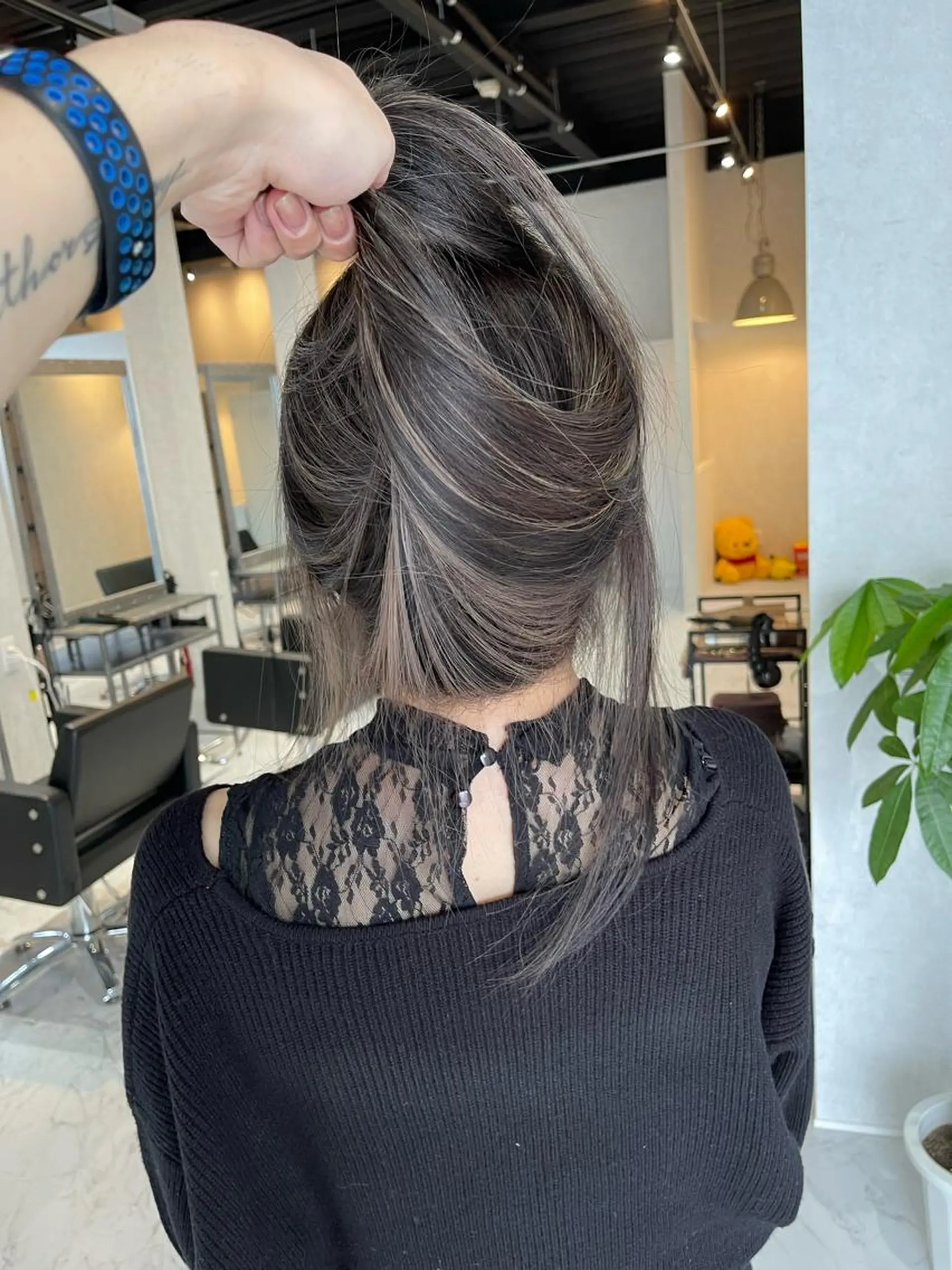 セミロング カラー ヘアアレンジ バレイヤージュ デザインカラー ハイライトカラー 外国人風カラー ハイライト カット ヘアカラー トリートメント アンドウ ユウ/ レイヤーカット/韓国のヘアスタイル