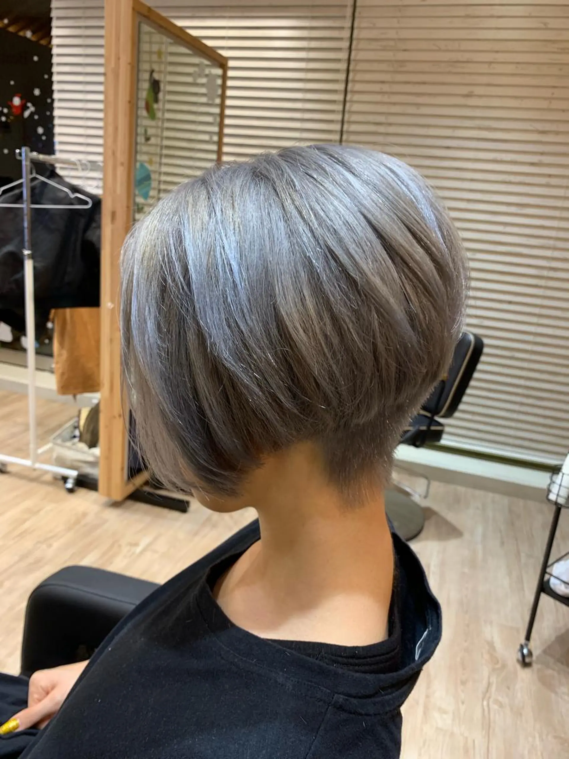 ショート カラー 関口 友行のヘアスタイル