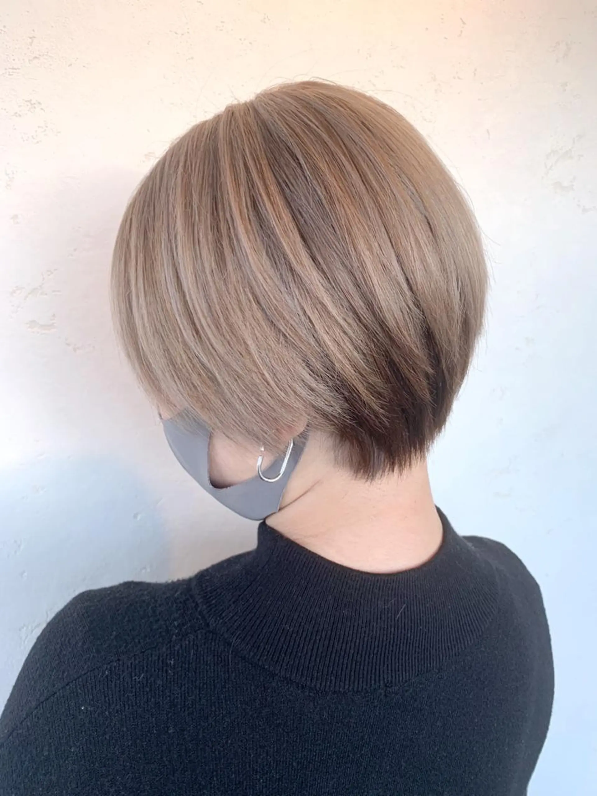 ショート カラー ハイトーンカラー ショートヘア 髪質改善 上品艶感カラーのヘアスタイル