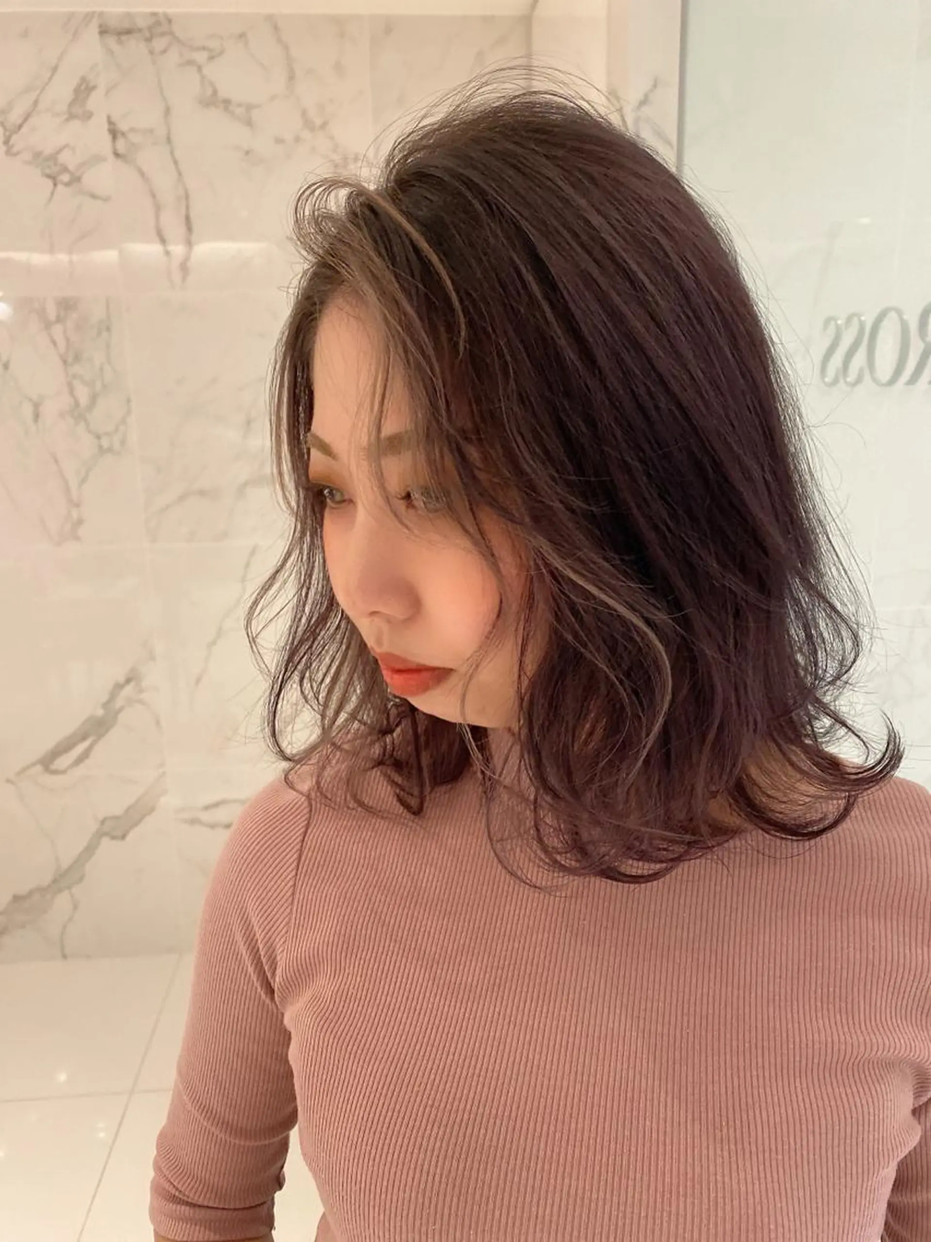 ミディアム カラー ベージュカラー インナーカラー AVANCE emiのヘアスタイル