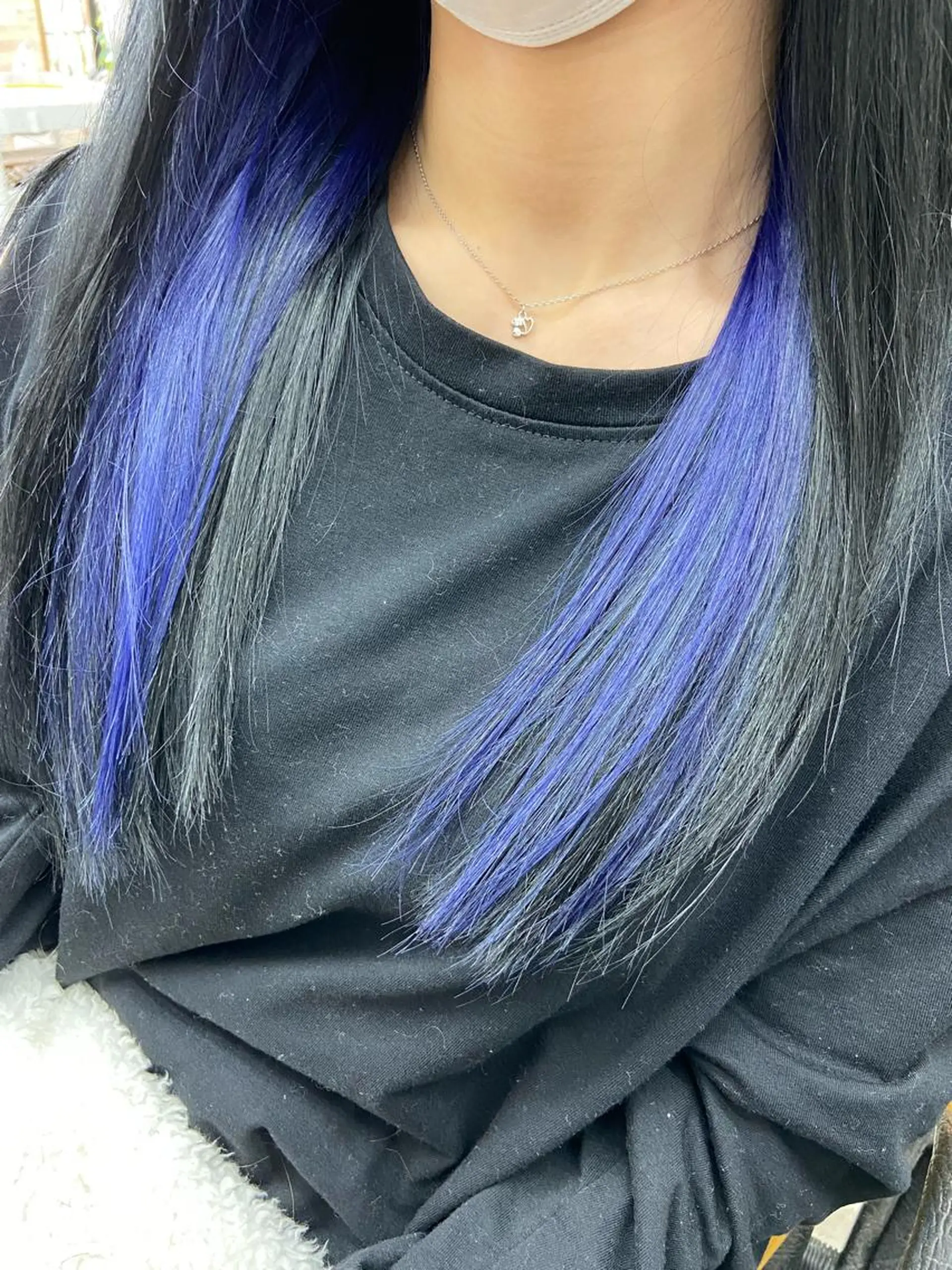 セミロング カラー 黒髪 ブルーカラー ブルーブラック ヘアカラー トリートメント 美容室スージーズ所属・大坪 拓斗のヘアスタイル