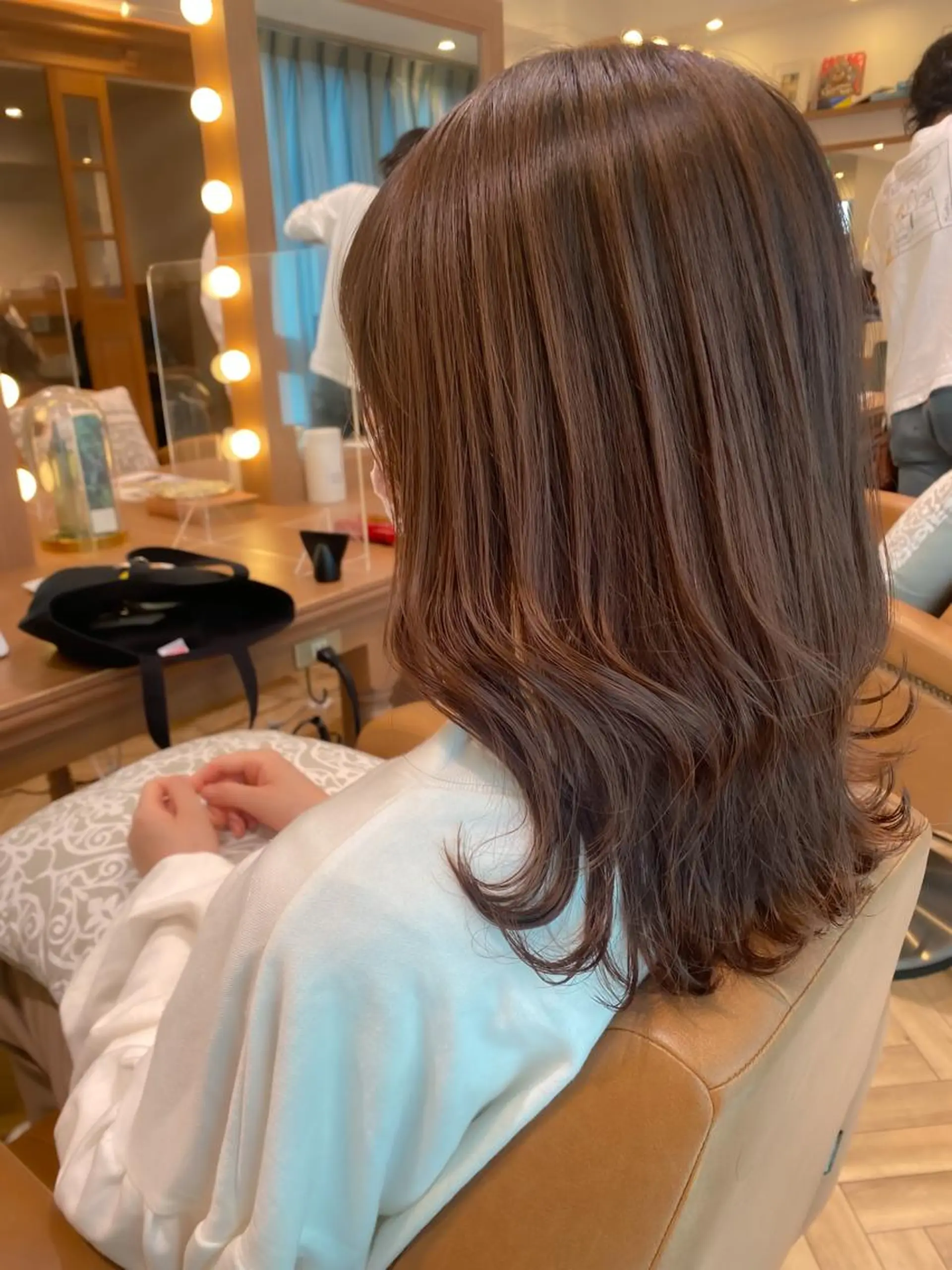 ミディアム レイヤーカット カット ヘアカラー トリートメント レイヤーカット/艶カ ラー/chihiroのヘアスタイル