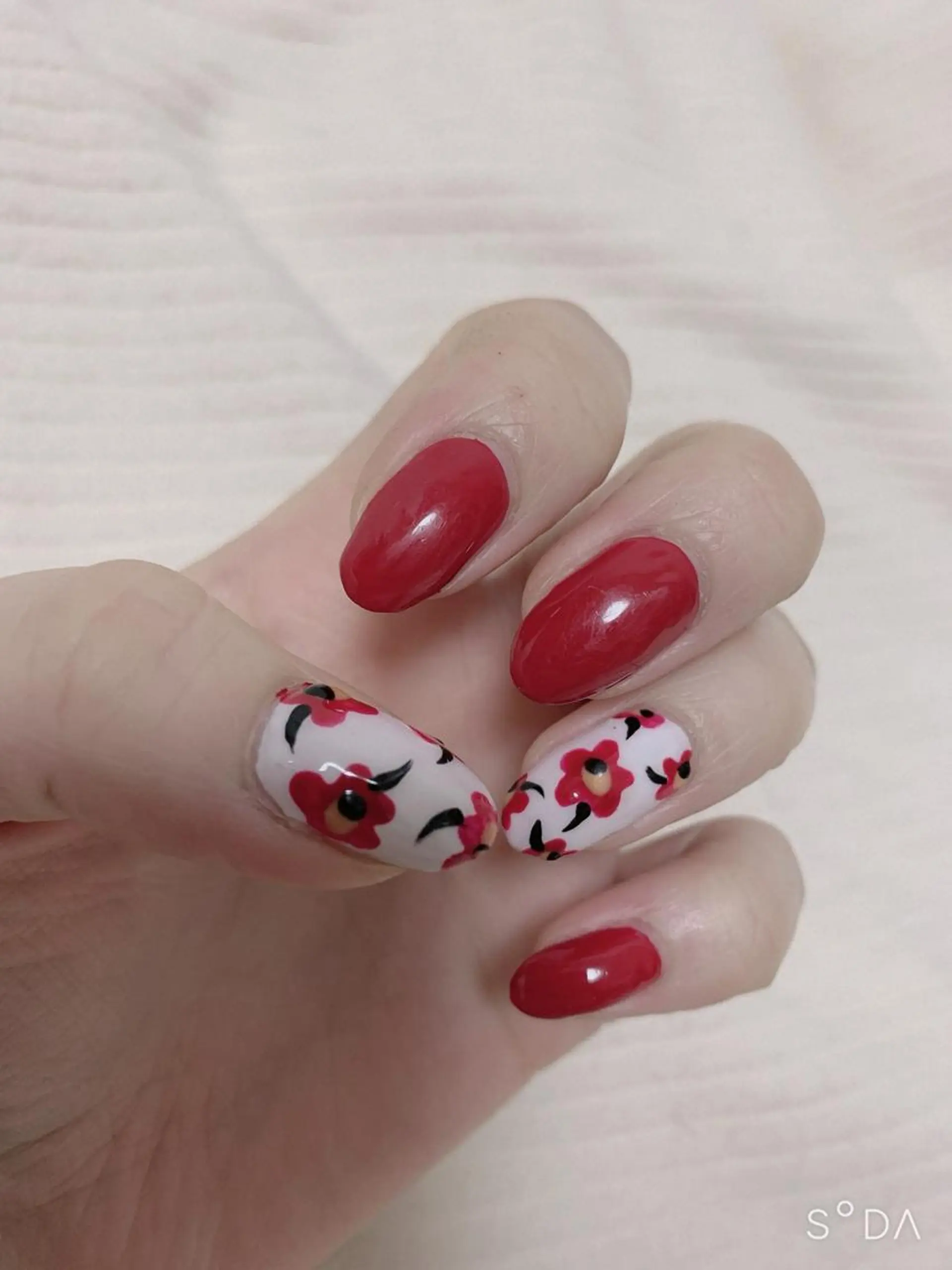 ネイル 指名支持率NO.1 スタイリストのヘアスタイル