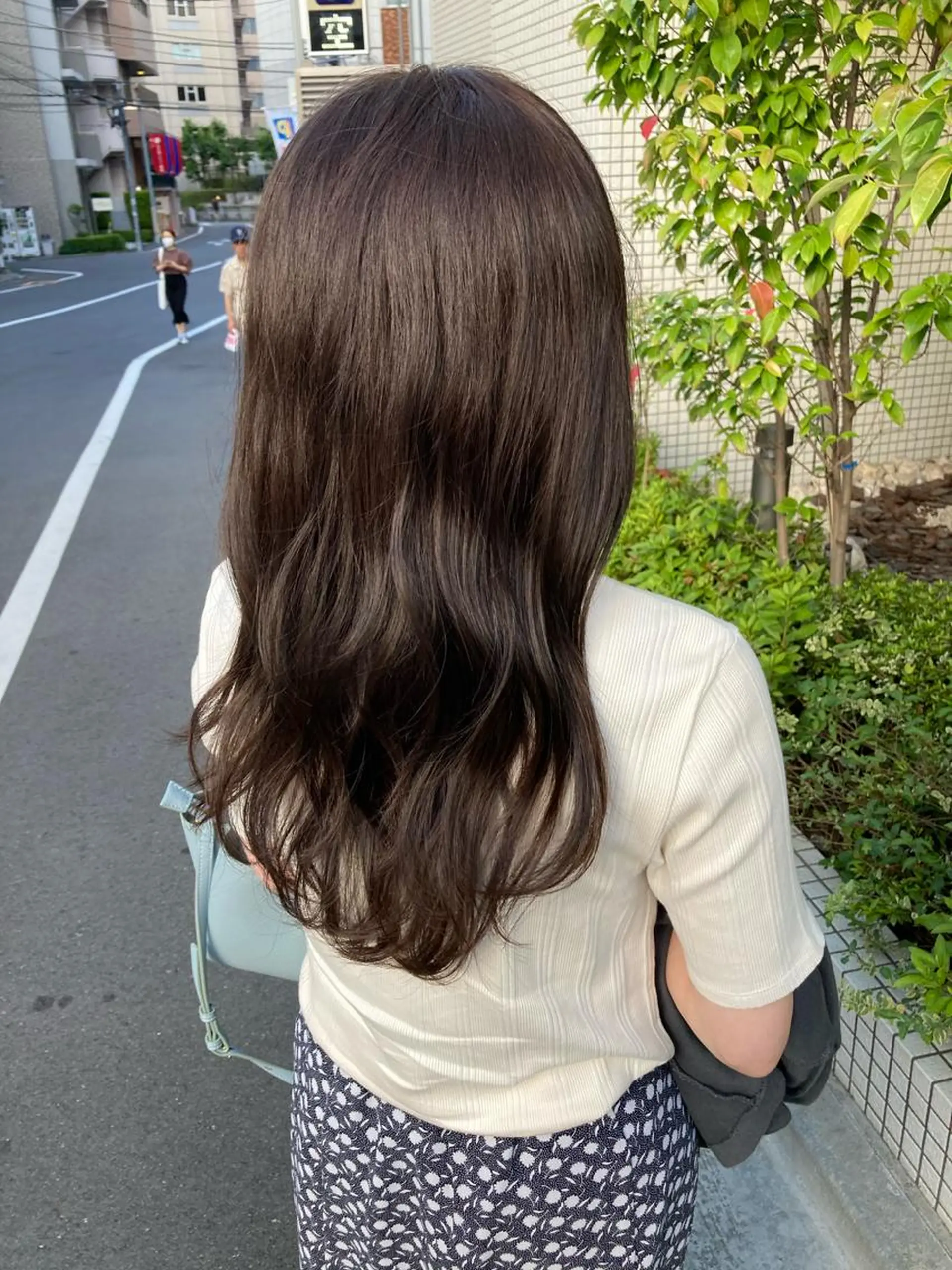 セミロング ✨色持ちの良い艶 カラー✨蟹江真世のヘアスタイル