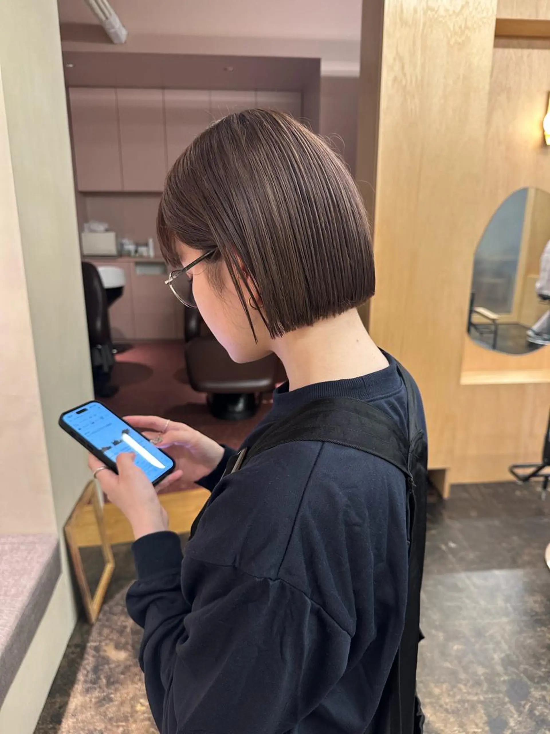 ショート カラー ベージュカラー ブリーチ ラベンダーカラー ラベンダーベージュ カット ヘアカラー トリートメント yupi🐈‍⬛ レイヤー/パーマのヘアスタイル