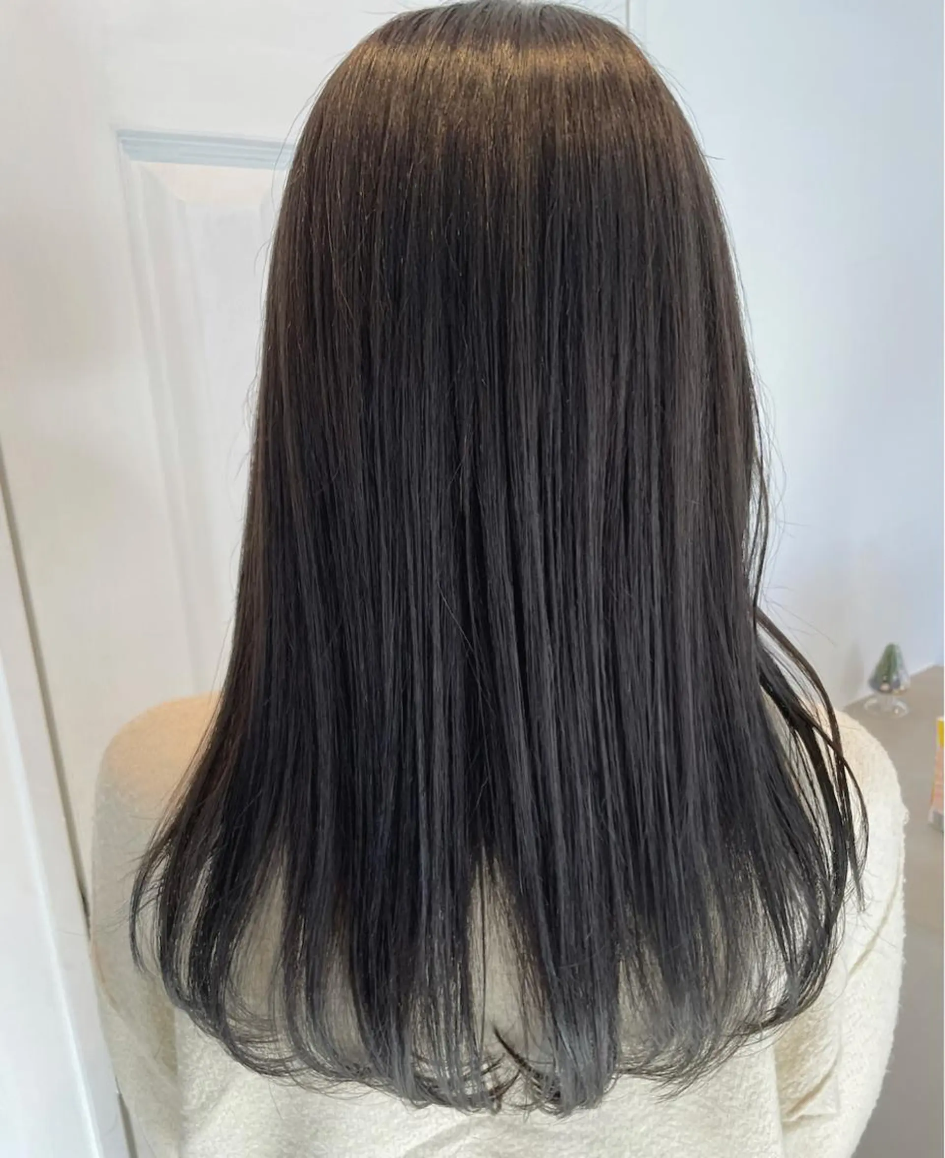 セミロング カラー パーマ ヘアアレンジ ブリーチ グレージュ ブリーチなしカラー REONA🪽✨ 日常に馴染む髪🫧のヘアスタイル
