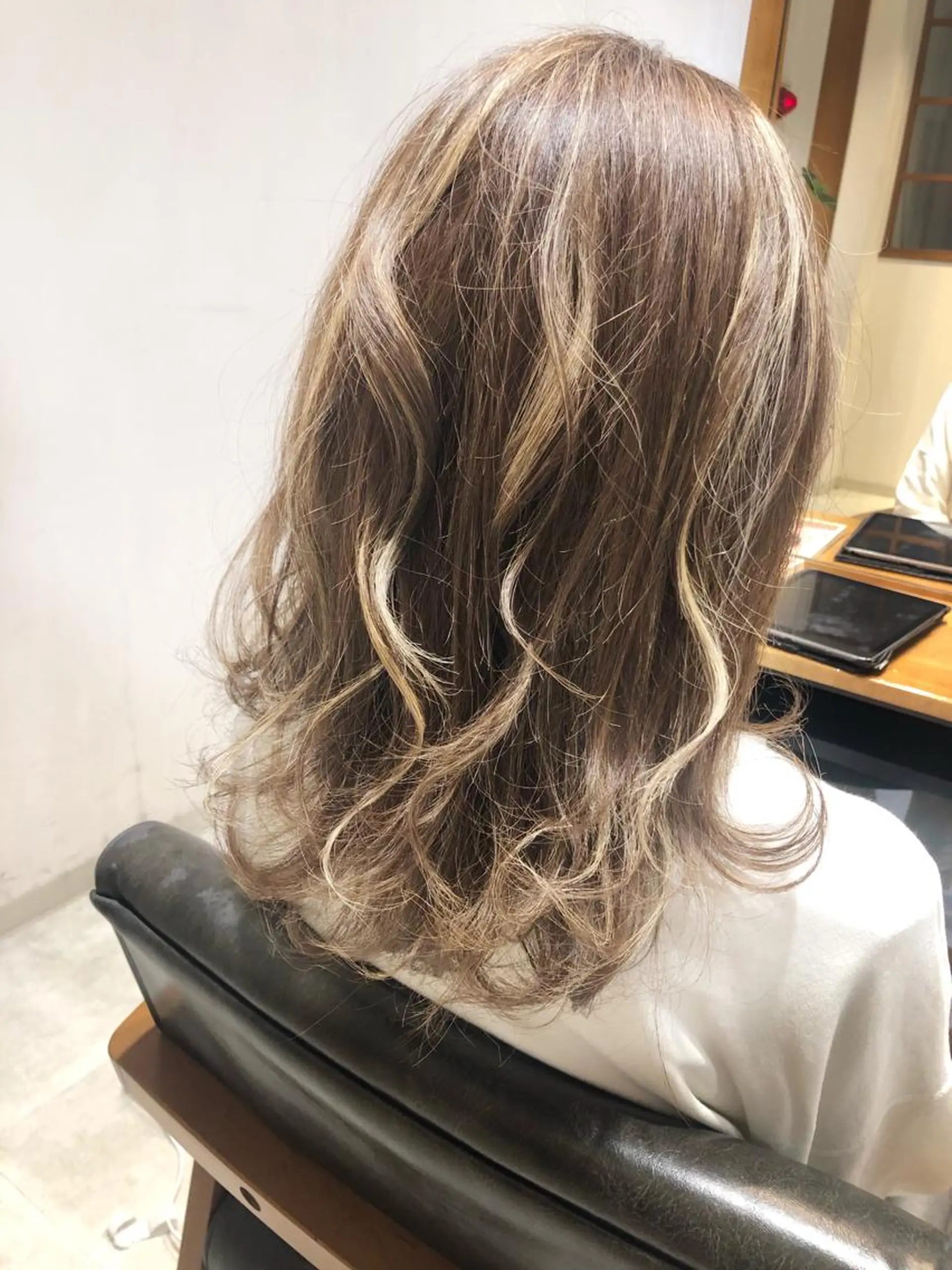 ロング カラー 🌟イメチェン美容師 🌟清水 大輝のヘアスタイル