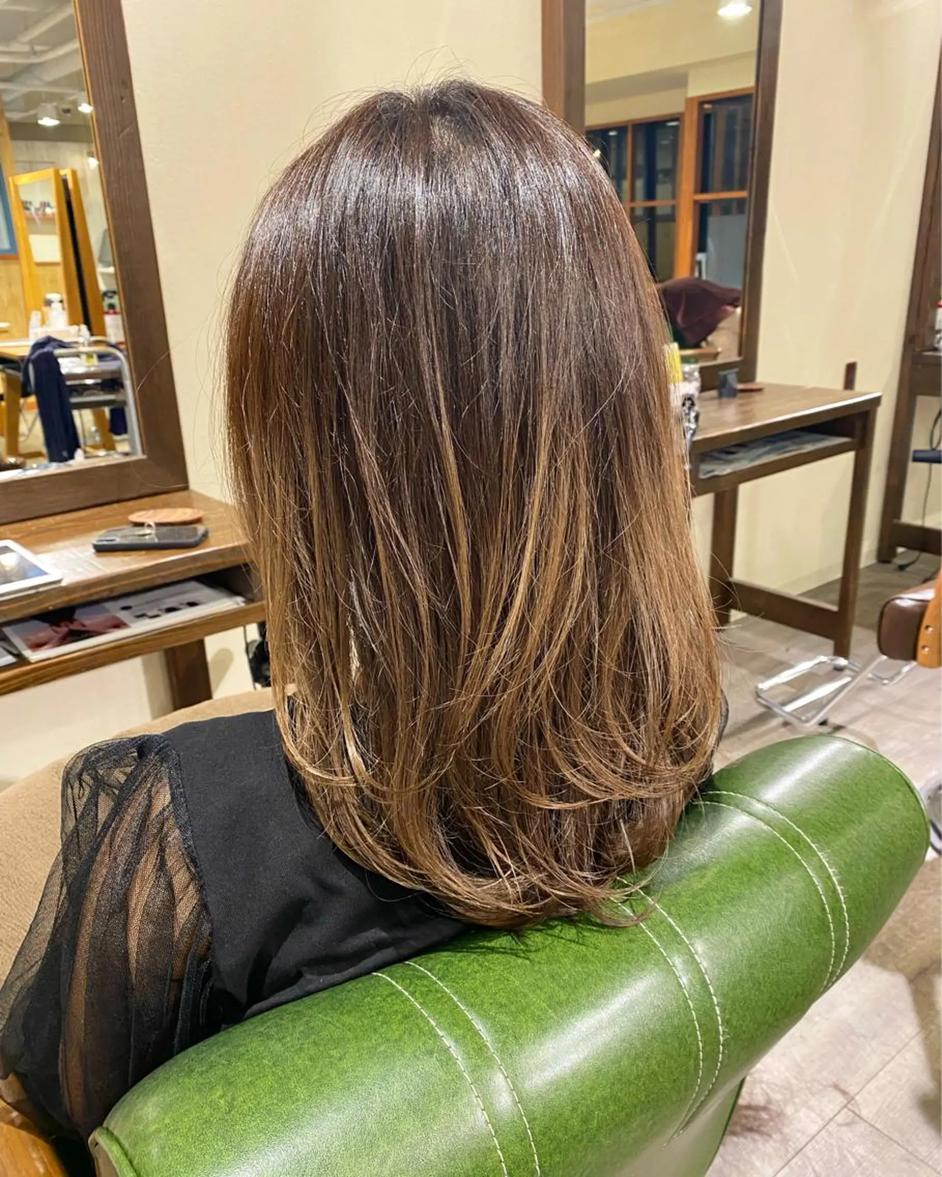 ミディアム レイヤーカット 佐藤 真依のその他イメージ