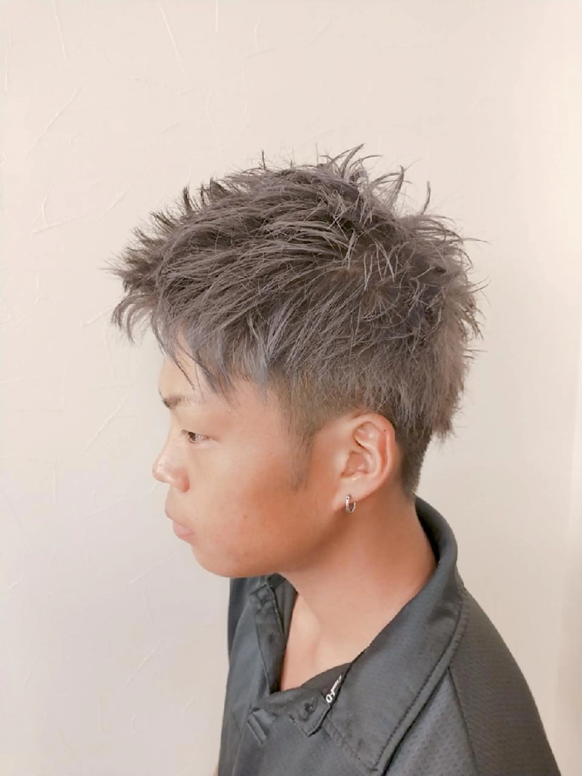 ショート メンズ カラー メンズバレイヤージュ メンズブリーチ メンズハイライト メンズハイトーン メンズメッシュ ヘアカラー トリートメント デザインカラー髪質 改善Lilithのその他イメージ