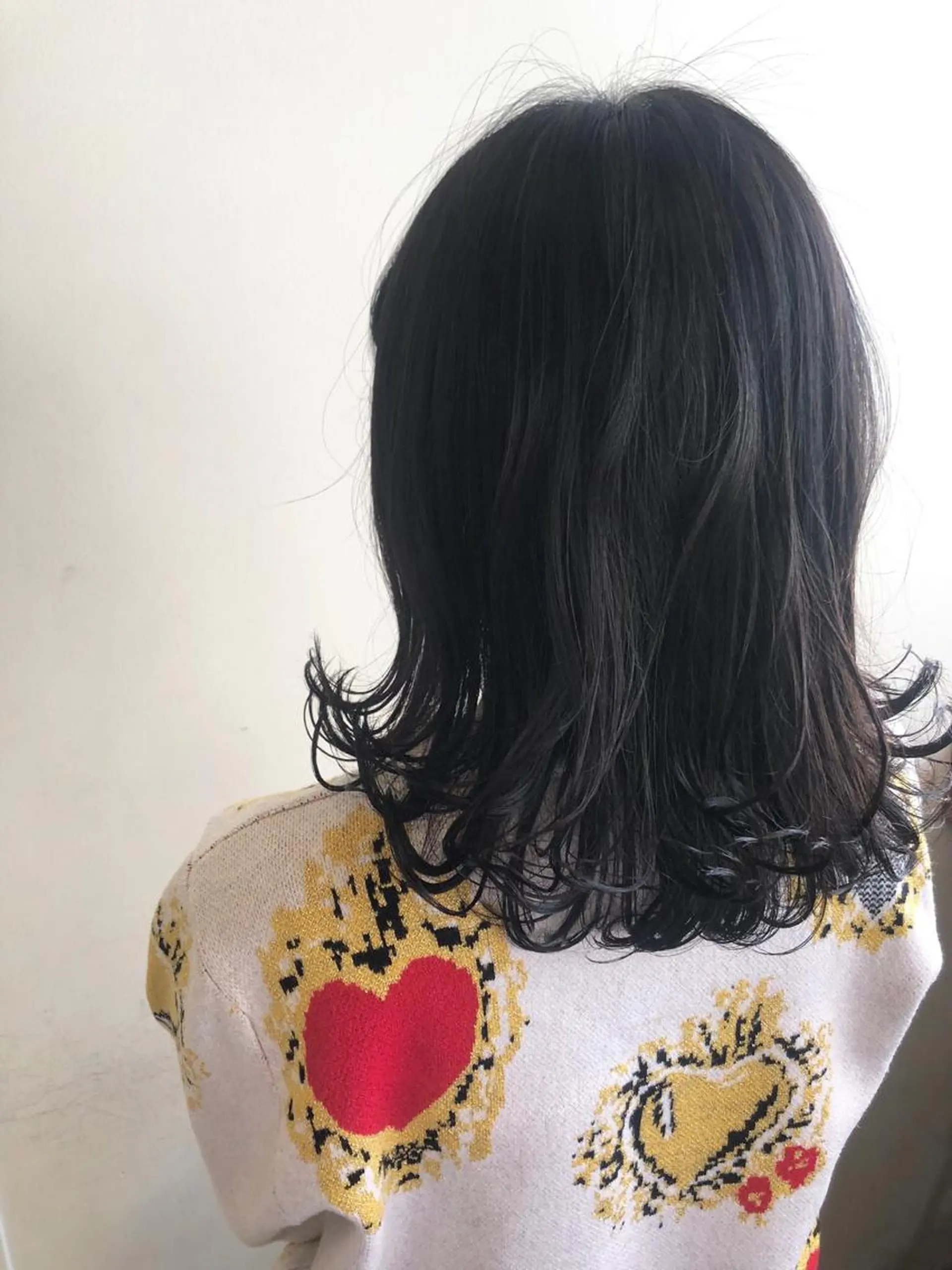 ミディアム カラー カット ヘアカラー トリートメント MIOベージュカラー 柔らかいカラーのヘアスタイル