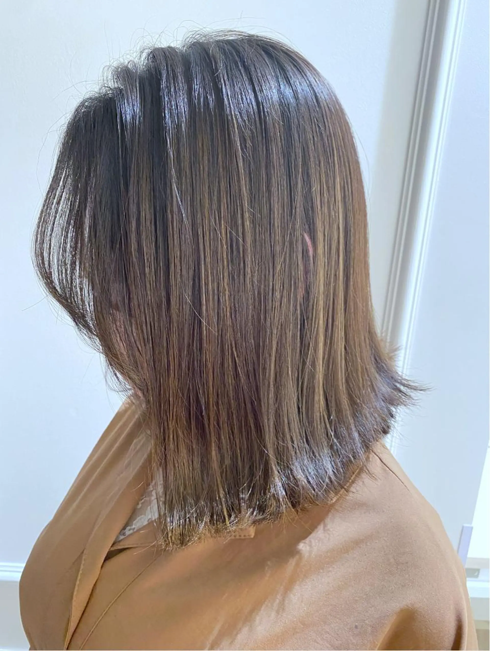 ショート カット トリートメント ベージュ/インナー カラー🤍Rieのヘアスタイル