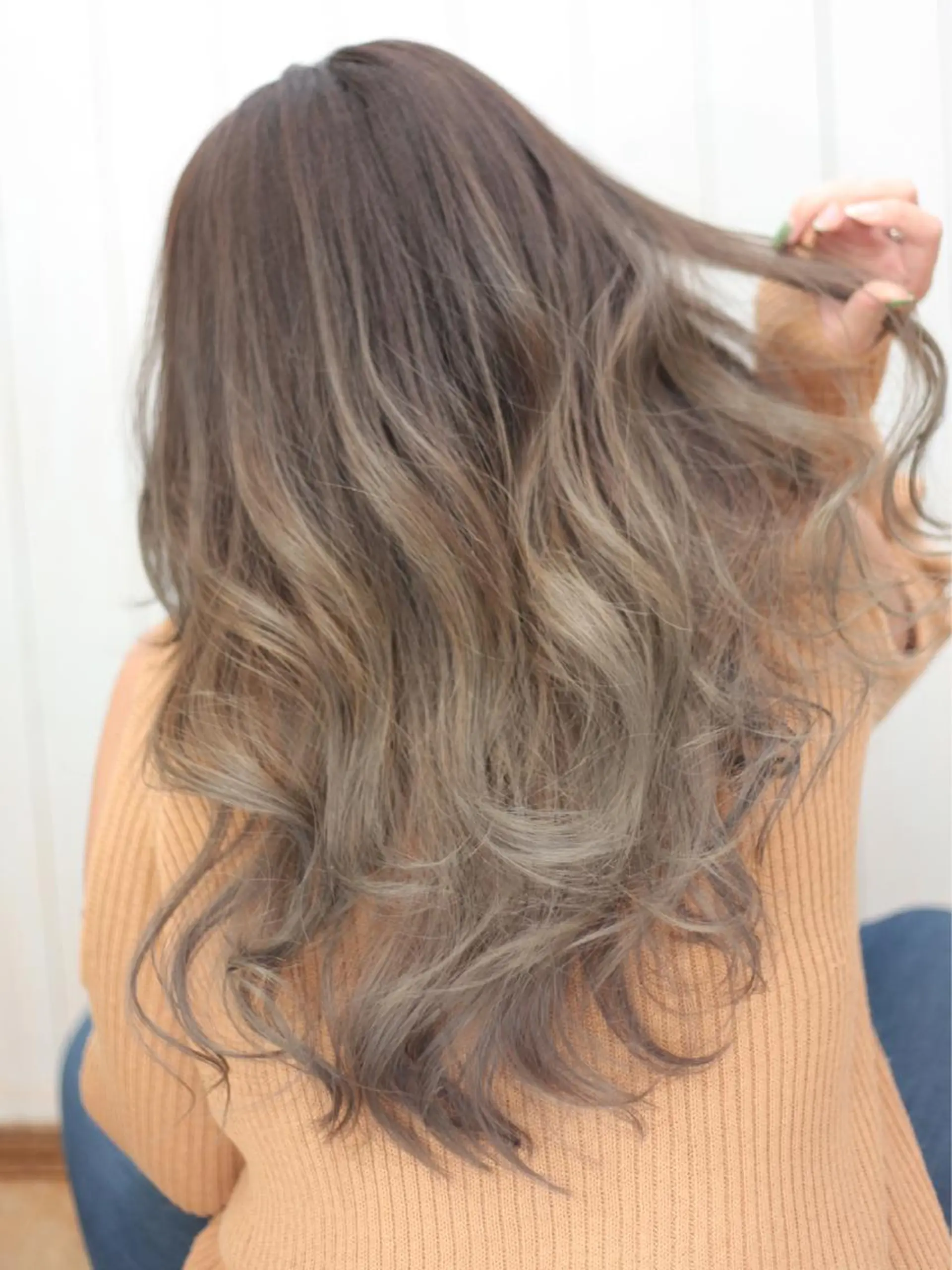 ロング アッシュ 山田 守のヘアスタイル