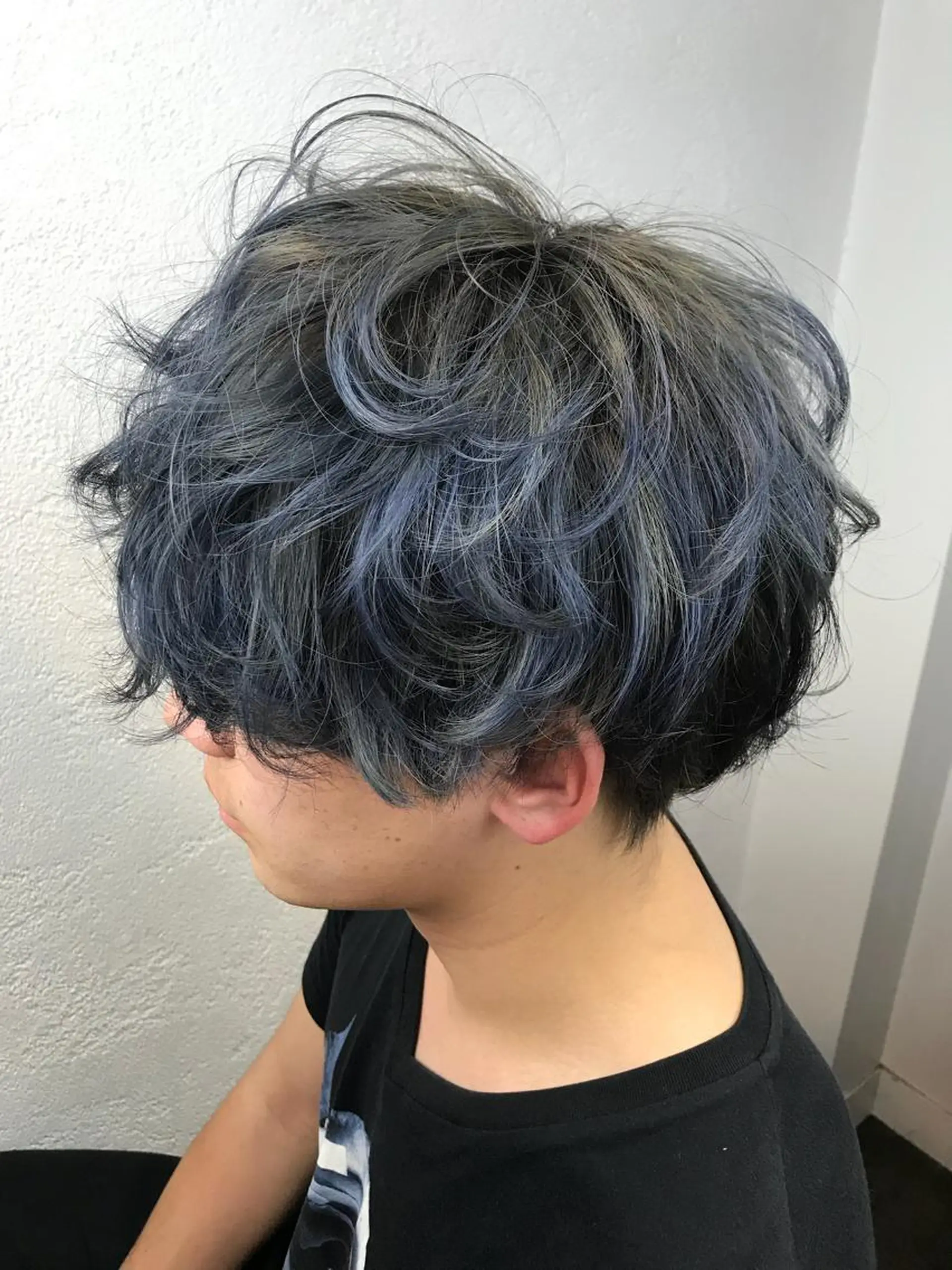 ショート カラー メンズ メンズブリーチ ブリーチ ブルーカラー カット ヘアカラー デザインカラー🌈 高木リョウのヘアスタイル