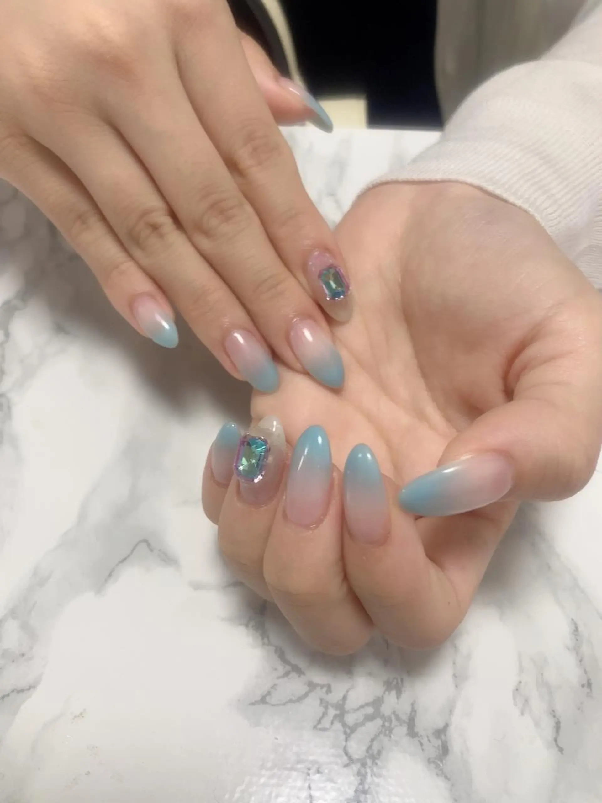 ネイル はな💎ネイル ワンホン、長さ出しのネイルデザイン