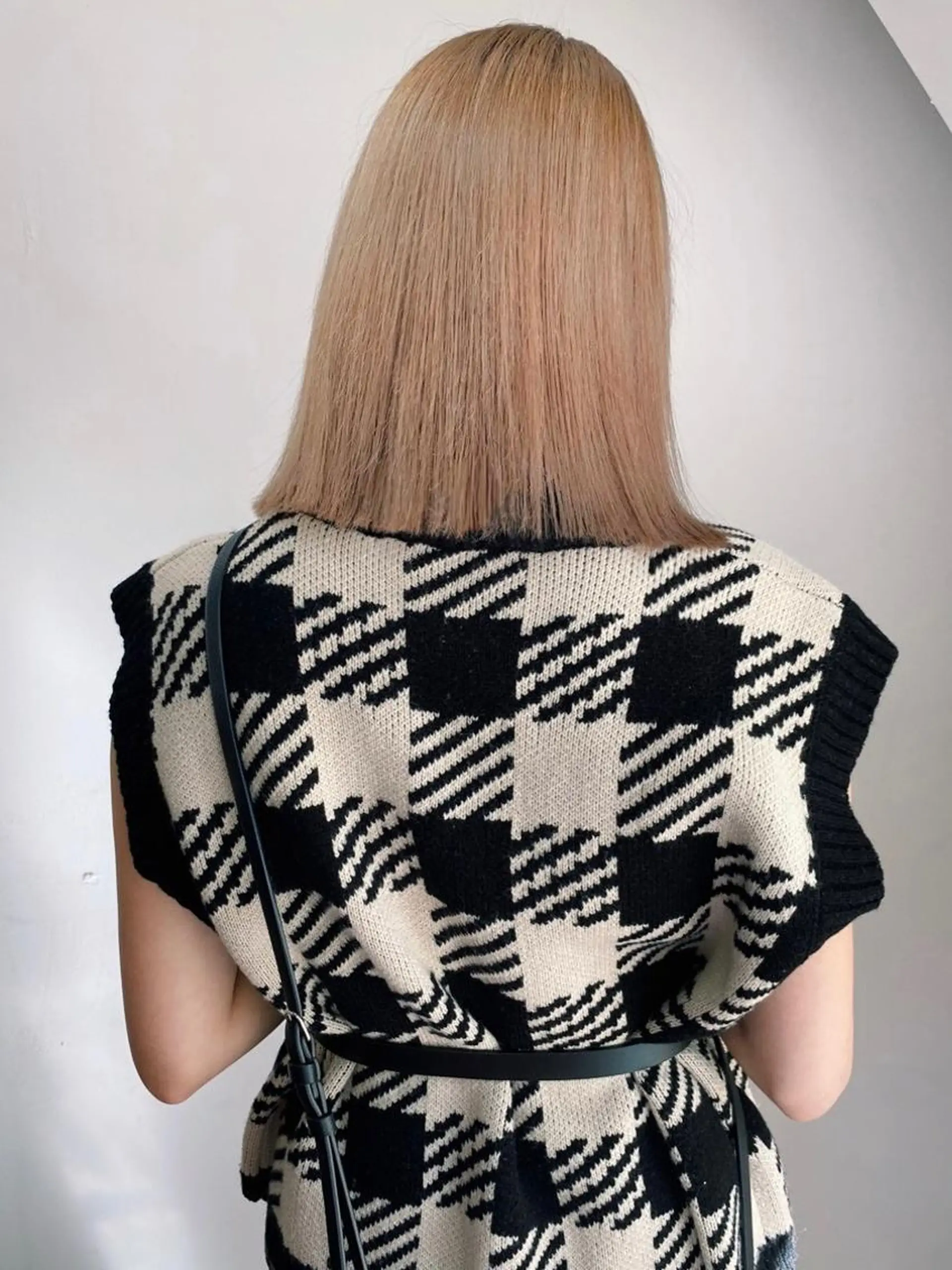 ミディアム カラー 切りっぱなしボブ ショートボブ ミディアムパーマ ベージュカラー ブリーチ 🧡色落ちまで2度綺 麗なカラー🧡ヨシキのヘアスタイル