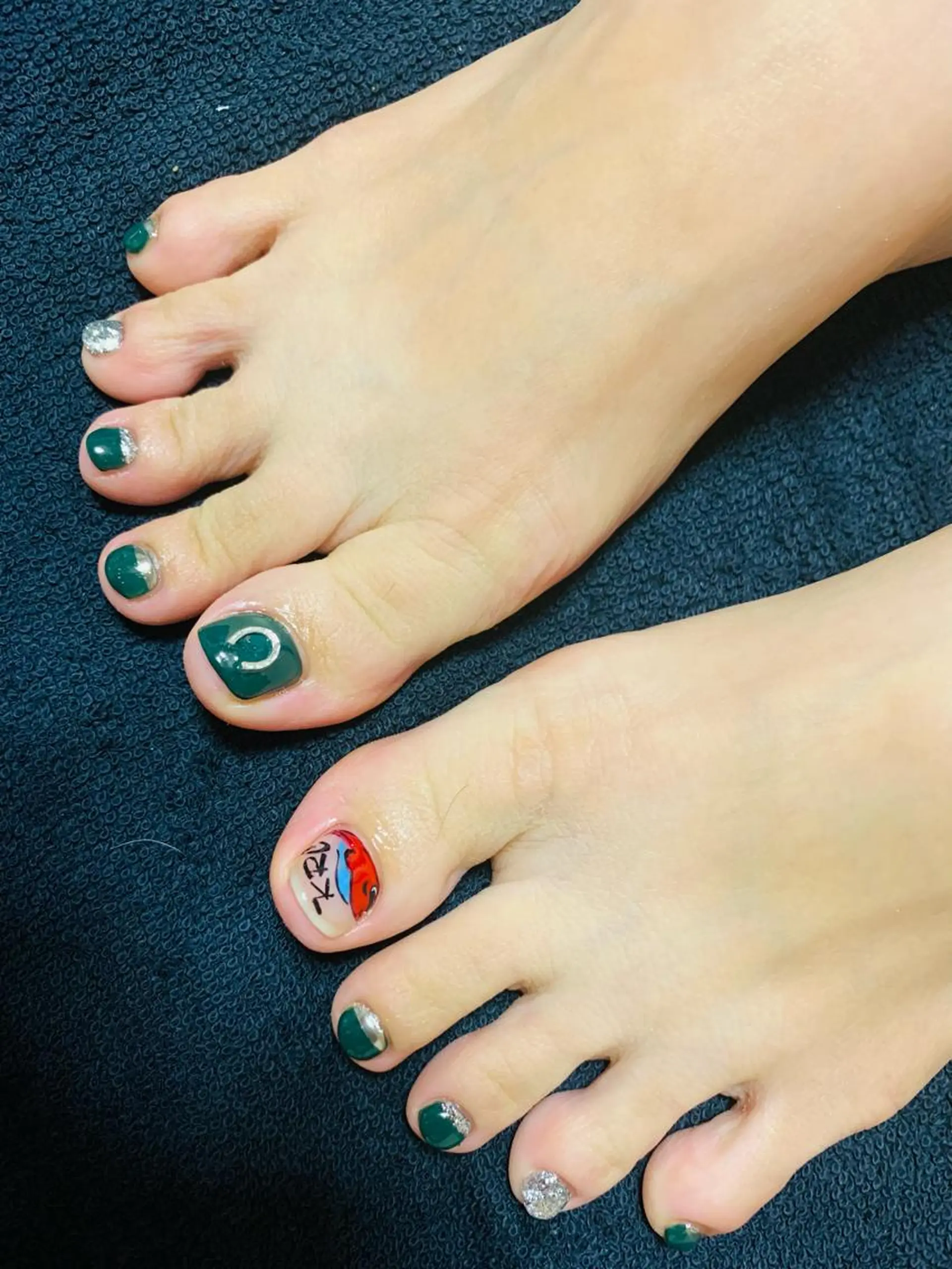 ネイル フットネイル 大崎 奈々のネイルデザイン