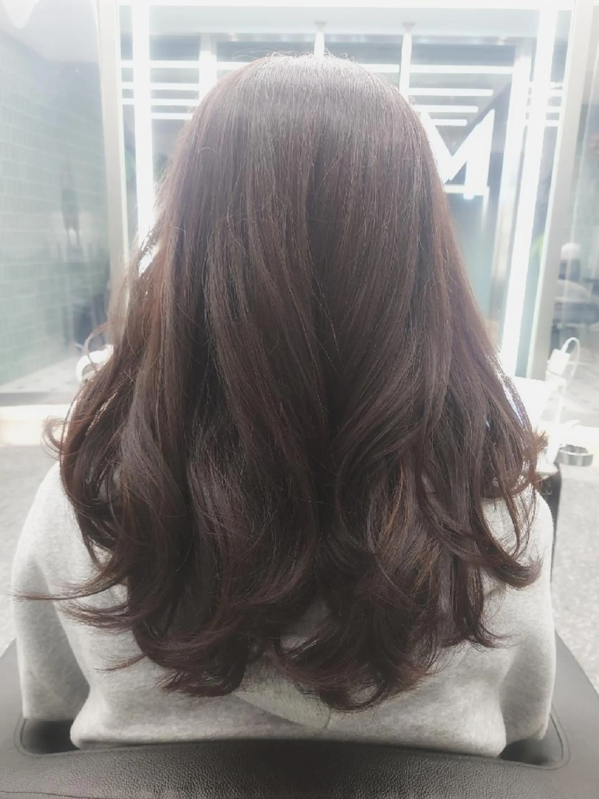 セミロング カラー レイヤーカット ローレイヤー あいだ🐼ミニモ ２月限定クーポン配信のヘアスタイル