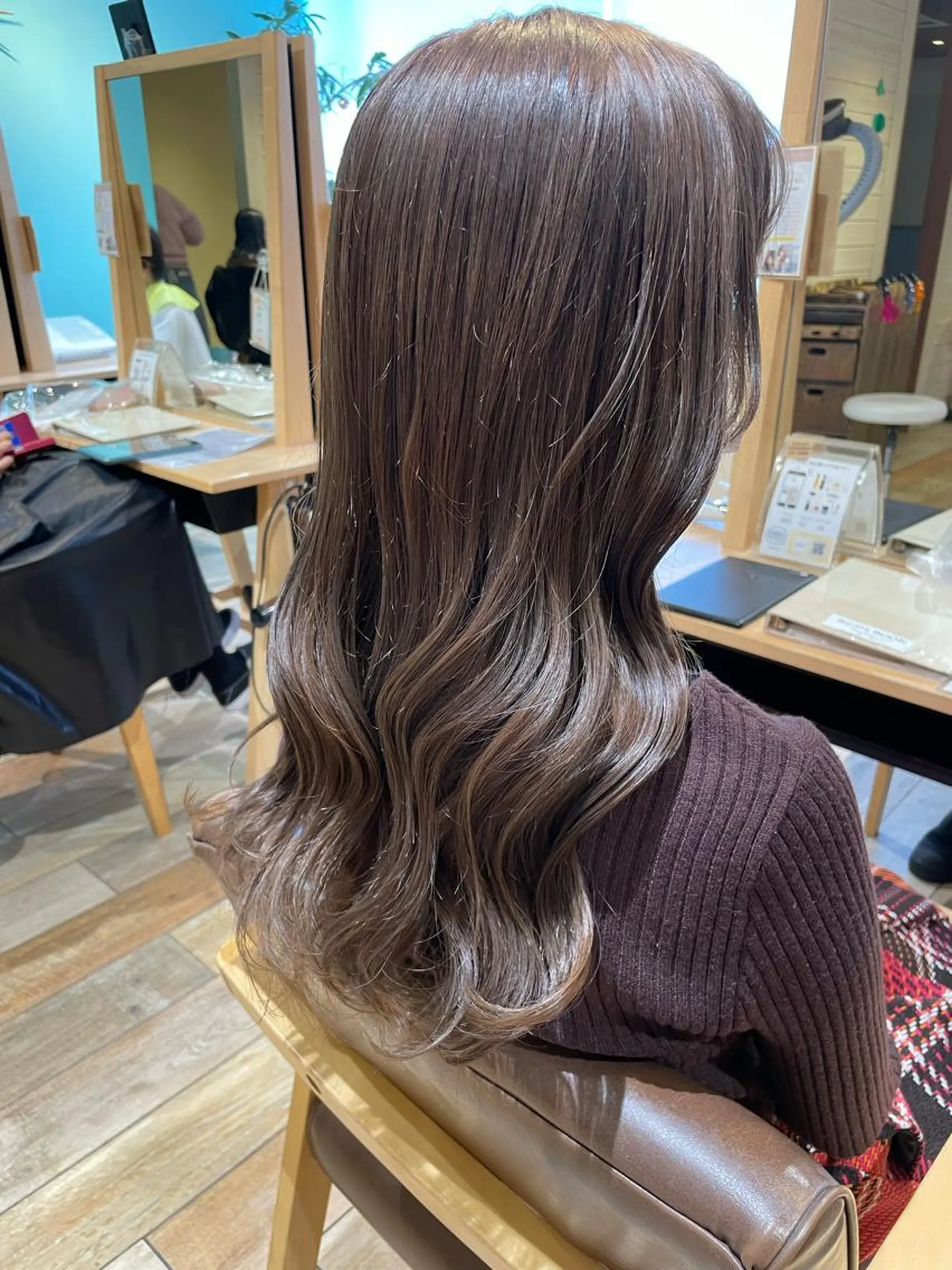 カラー ベージュカラー ラベンダーカラー ミルクティーベージュ 石渡このみ 🍊レイヤーカットのヘアスタイル