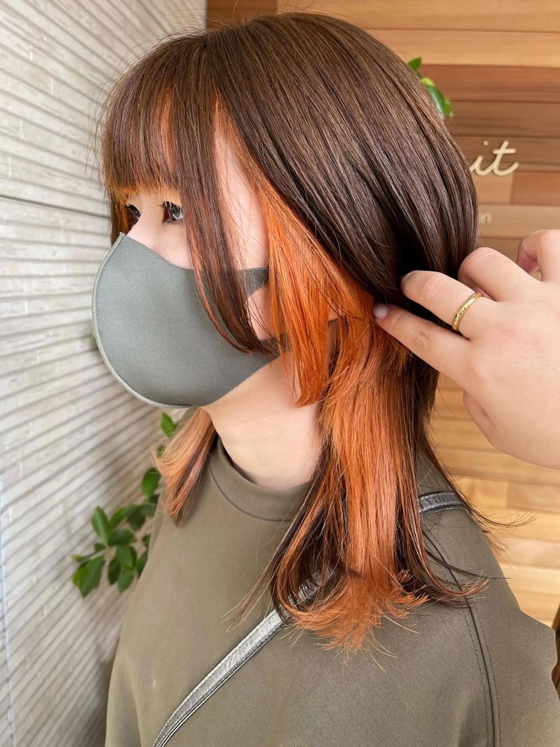 ミディアム カラー オレンジ ウルフカット ヘアカラー 【AMANEQ】 yuka🦋のヘアスタイル