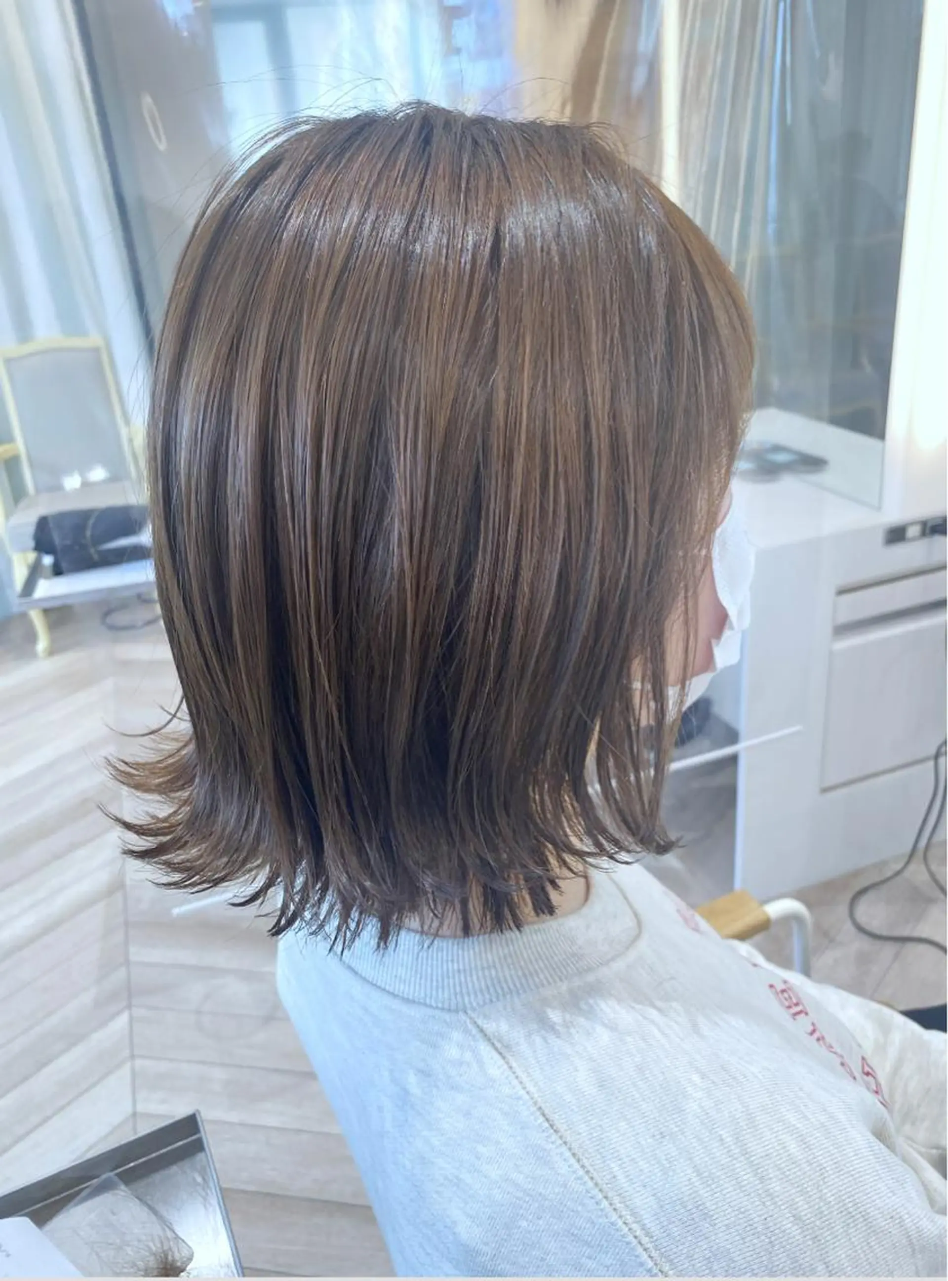 ミディアム カラー ベージュカラー ブリーチ ブリーチなしカラー ボブ カット ヘアカラー トリートメント ベージュ/インナー カラー🤍Rieのヘアスタイル