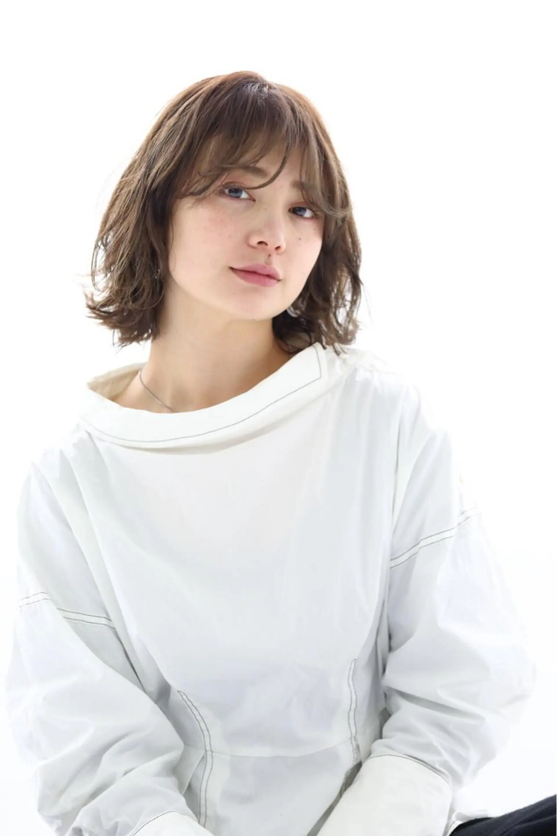 ミディアム カラー バレイヤージュ ブリーチ ダブルカラー グラデーションカラー ハイライトカラー カット ヘアカラー hair salon mementoのヘアスタイル