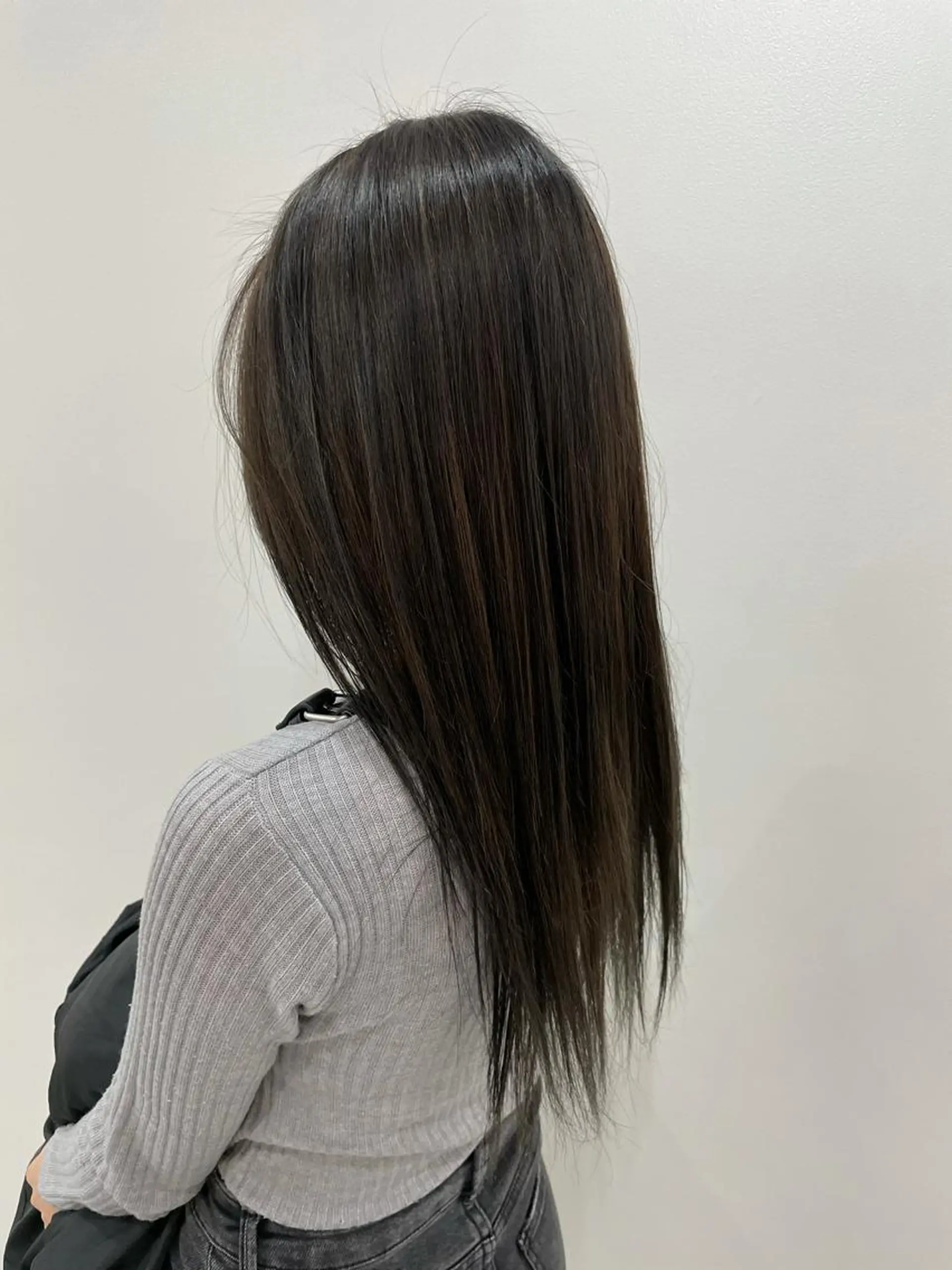 ロング カラー akane .のヘアスタイル