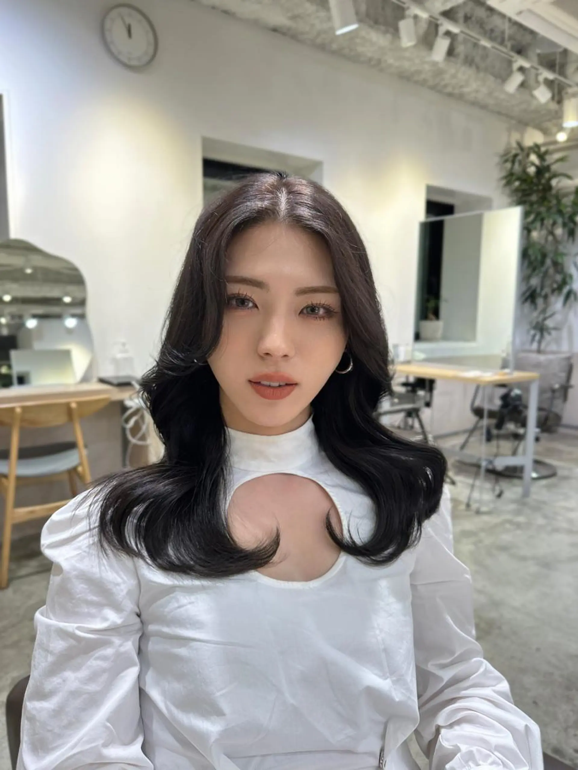 ロング カラー 透明感カラー グレージュ 韓国ヘア/レイヤー Yan✂︎のヘアスタイル