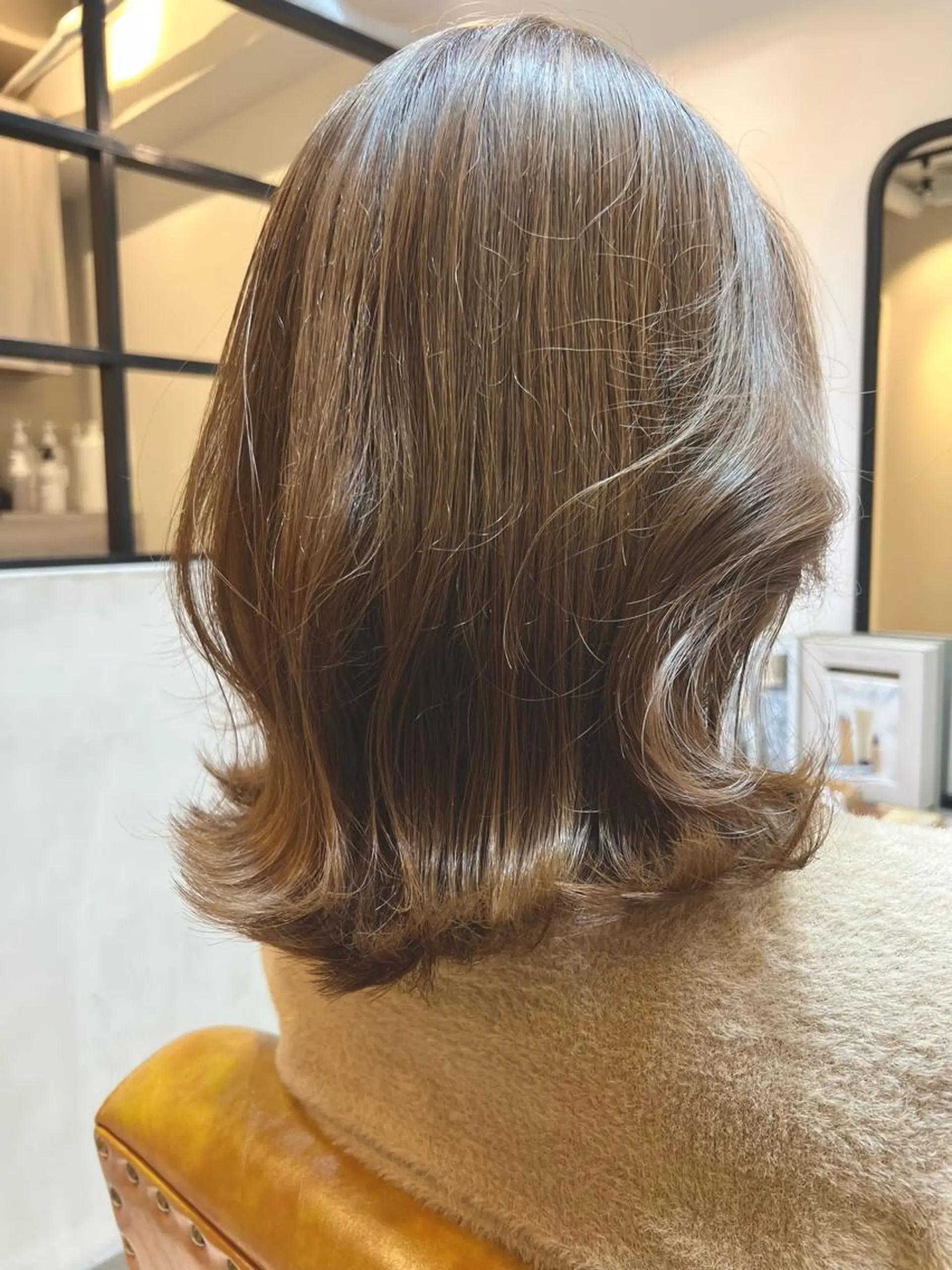 ミディアム 小山 ヨシタカのヘアスタイル