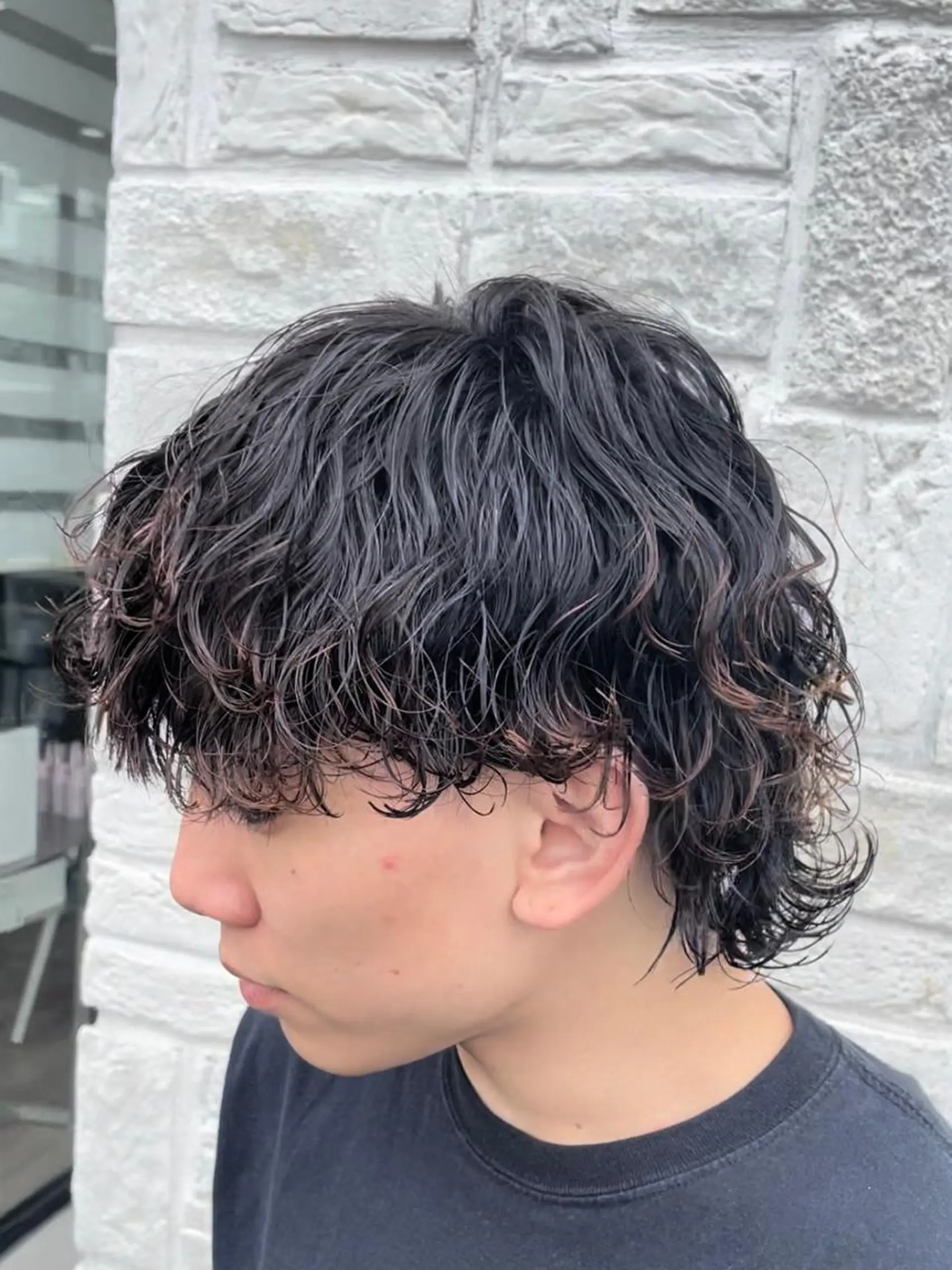 パーマ メンズ 波巻きパーマ メンズウルフカット ウルフカット アタ ムのヘアスタイル