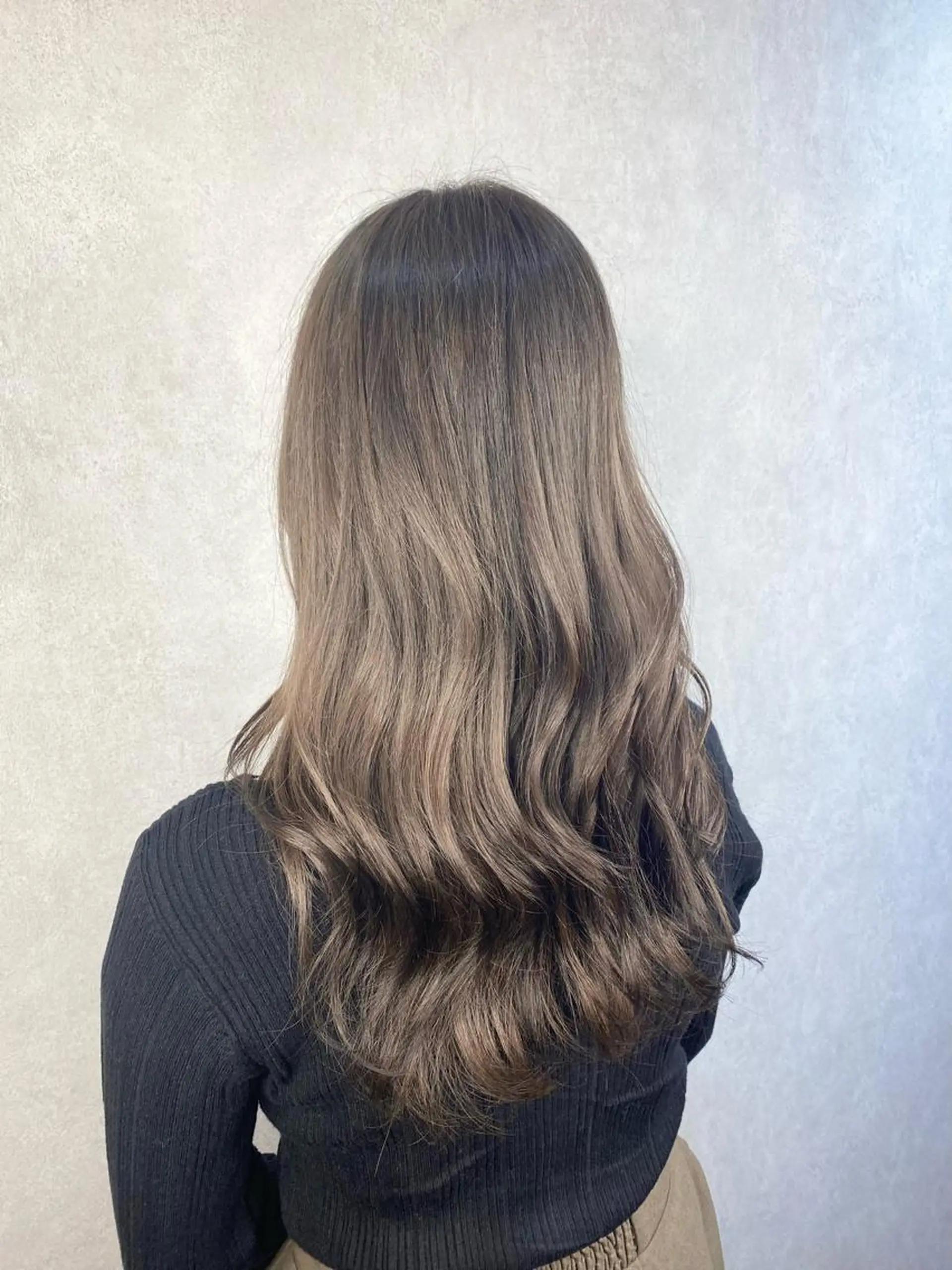 ロング ヘアカラー トリートメント _White所属・ＳＨＩ ＺＵのヘアスタイル