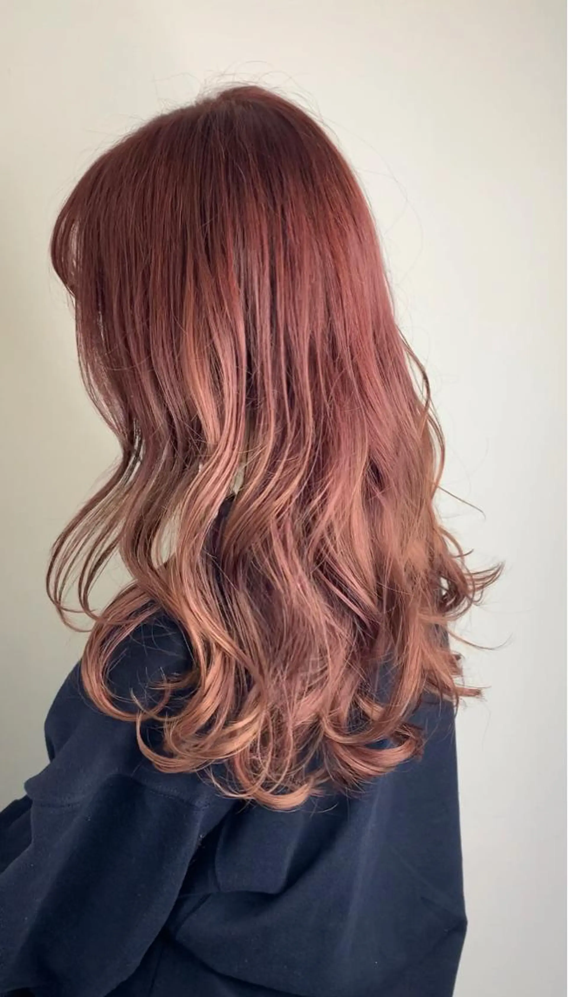 ロング メンズバレイヤージュ 斉藤春のヘアスタイル