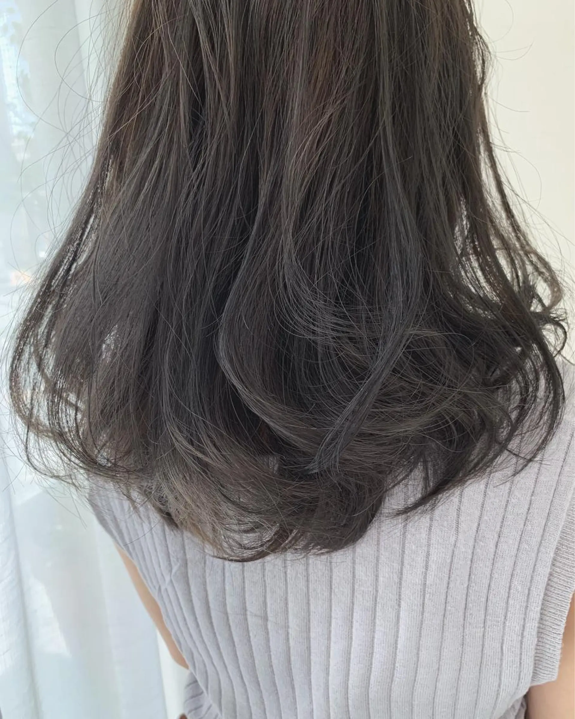 セミロング カラー カット ヘアカラー fio マナミのヘアスタイル