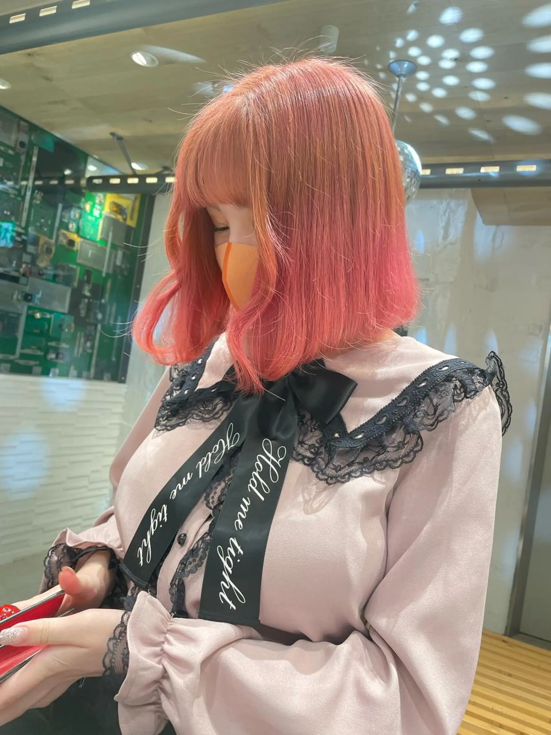 セミロング カラー 艶ハイトーン👑♡ NATSUKIのヘアスタイル