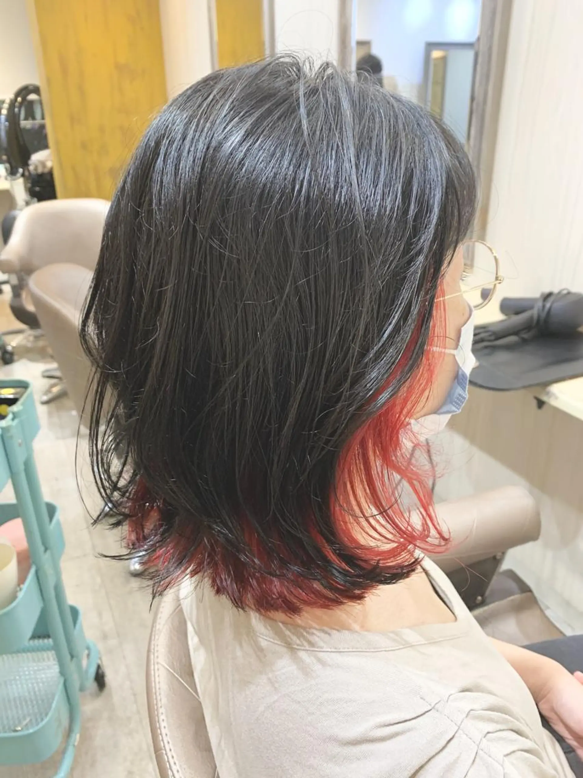 ミディアム カラー ヘアカラー 嶋村夏実🌼レイヤー 🌸白髪ぼかしのヘアスタイル