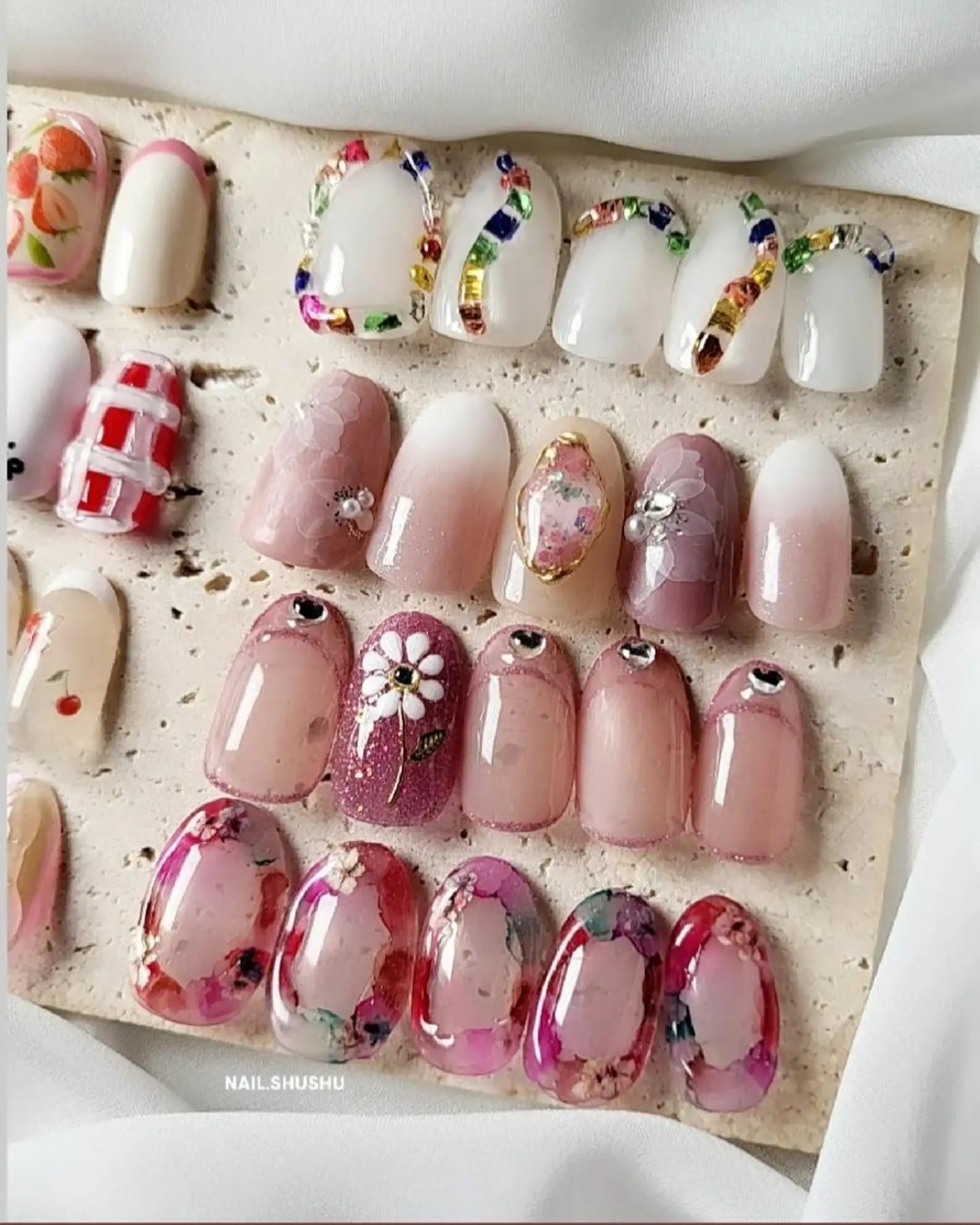 ネイル 持ち込み ニュアンスネイル オフィスネイル ワンカラーネイル シンプルネイル 3dパーツ/流行り 👧shushu❤️のネイルデザイン