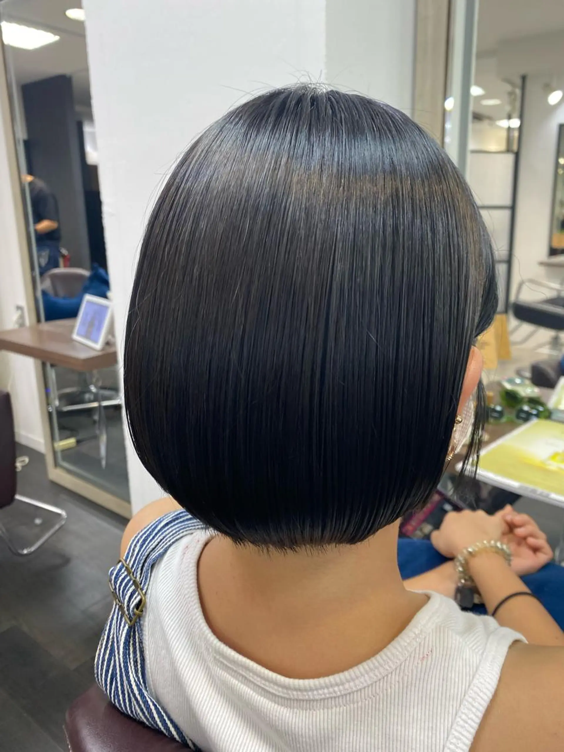 ショート ヘアカラー 月野涼風 /レイヤーカットのヘアスタイル