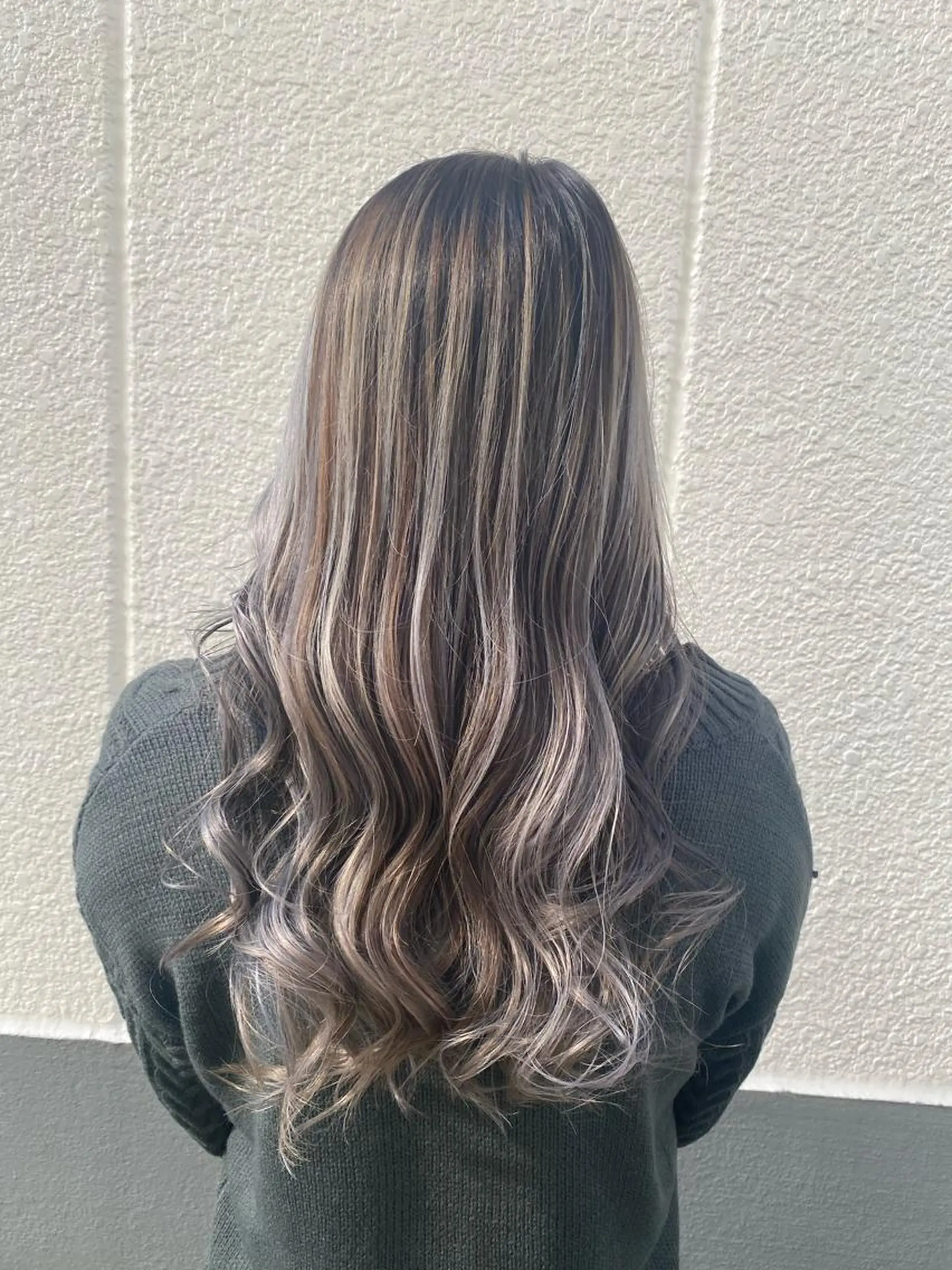 ロング ハイライト 若山 敦のヘアスタイル