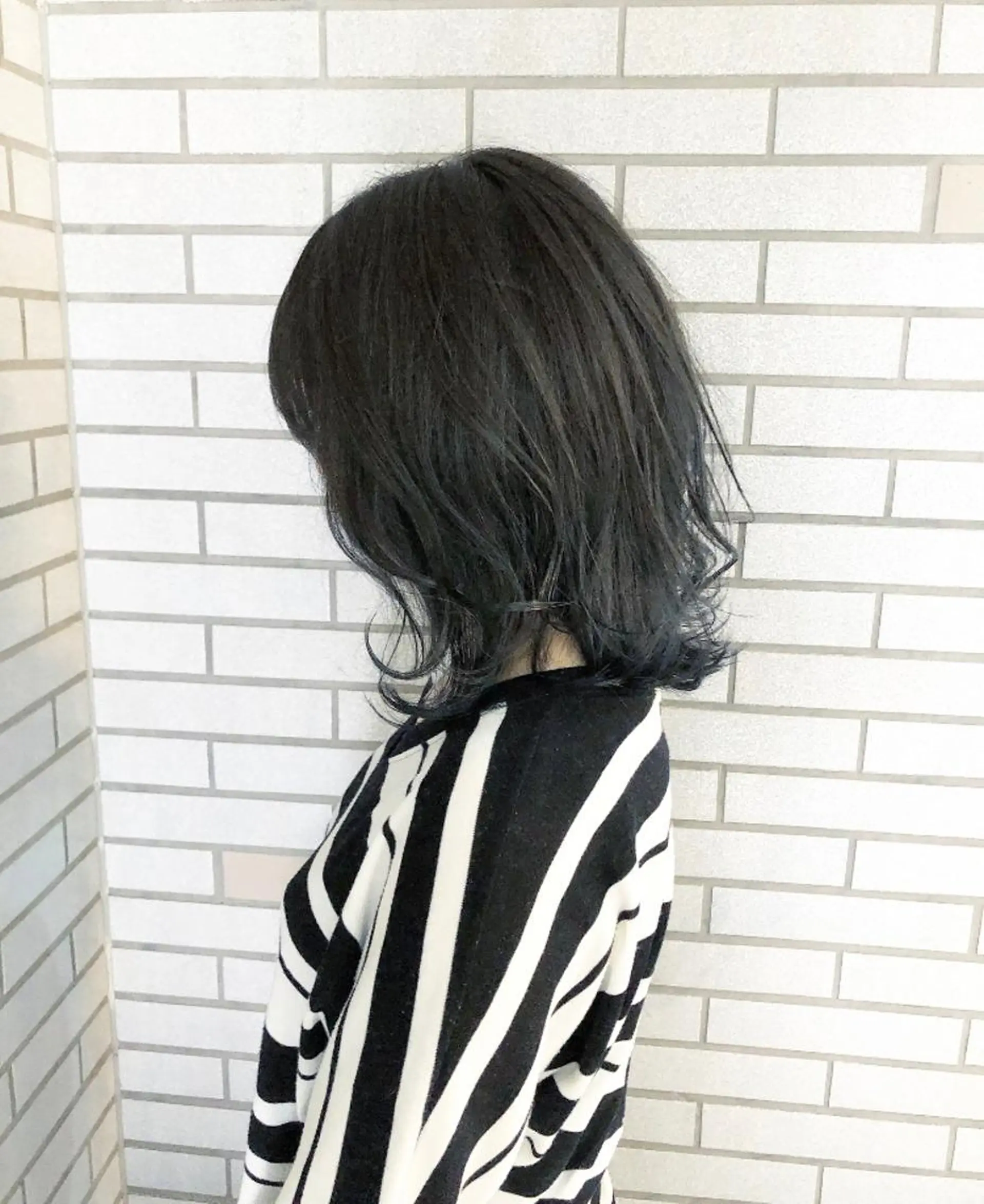 ミディアム カラー アディクシーカラー アッシュ ブリーチ ダークグレー ダブルカラー XES-TA所属・中村 よしひでのヘアスタイル