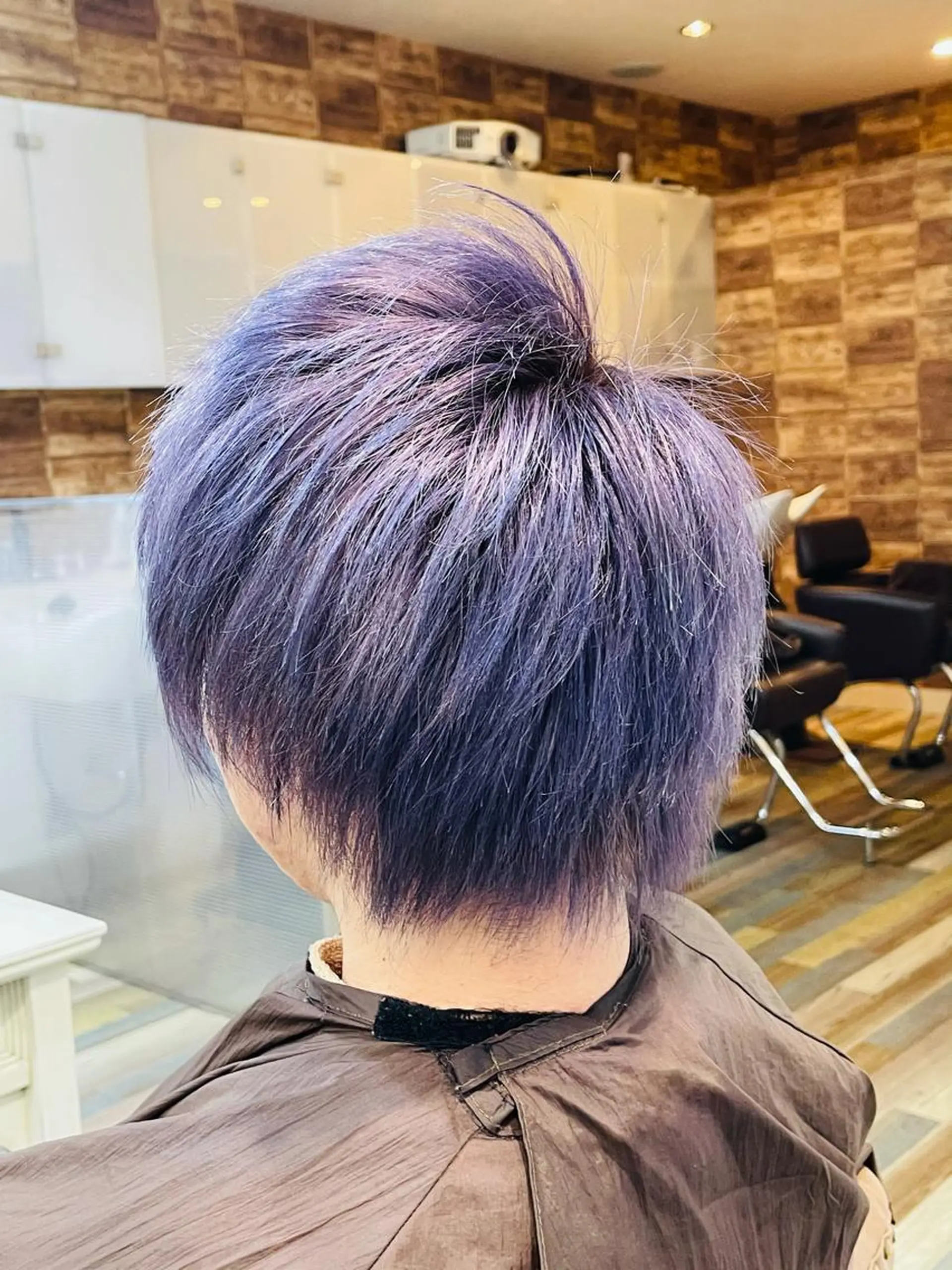 ショート カラー マツエク・マツパ ディープパープル パープルカラー 穐山 翔のヘアスタイル