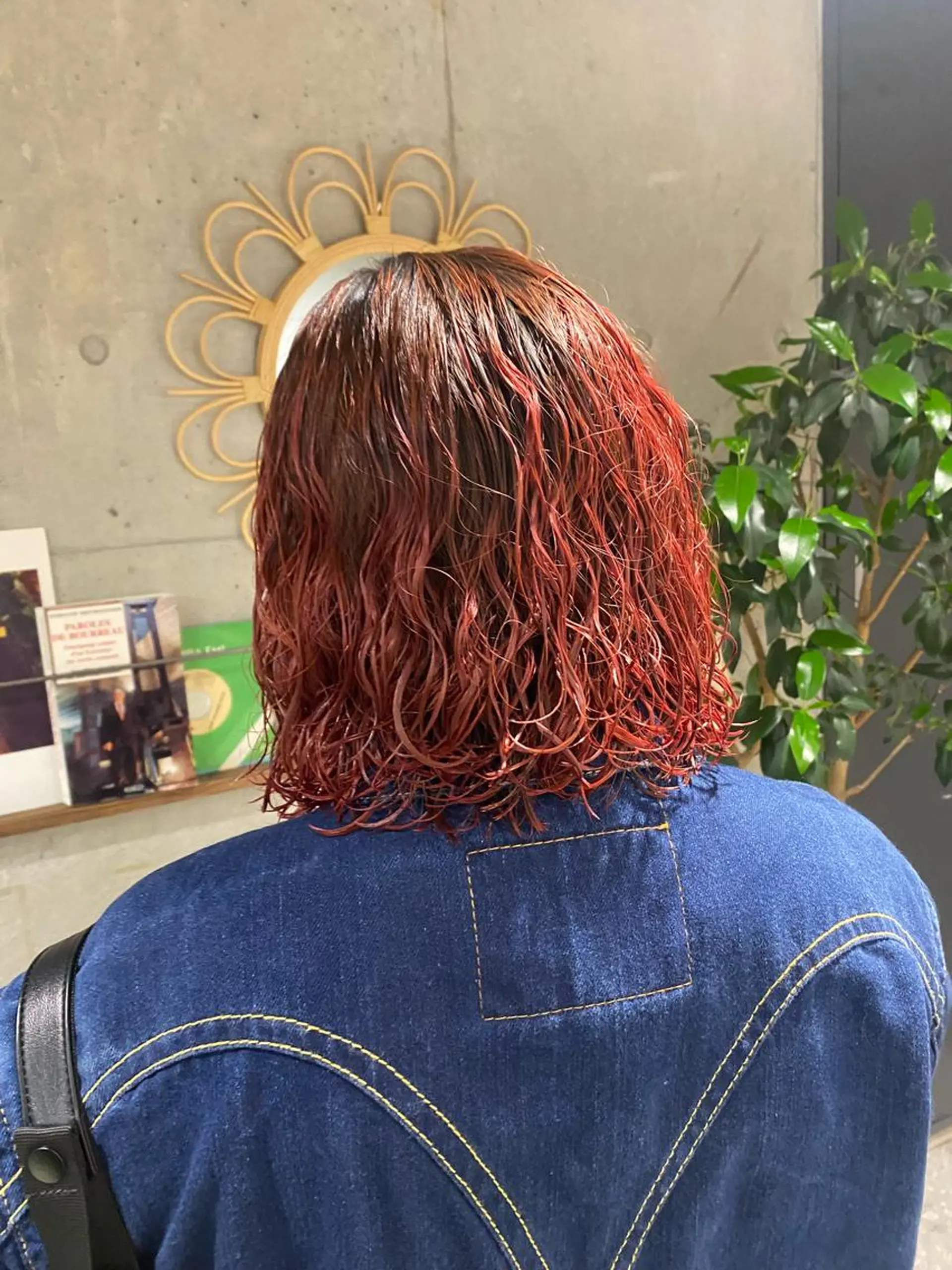 ミディアム カラー パーマ ミディアムパーマ ブリーチ Yahiko ハイトーンのヘアスタイル