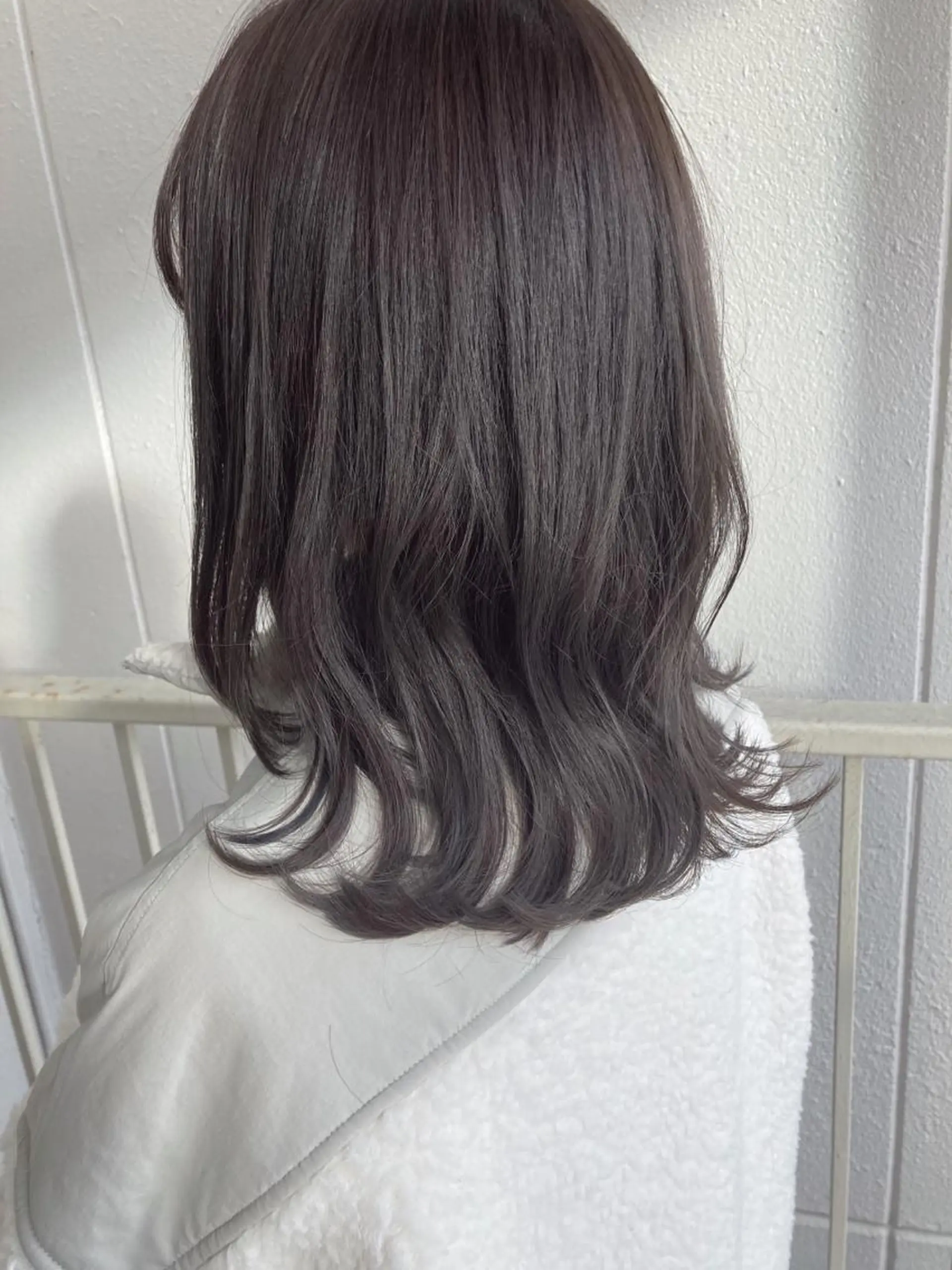 ミディアム roka ノゾミのヘアスタイル